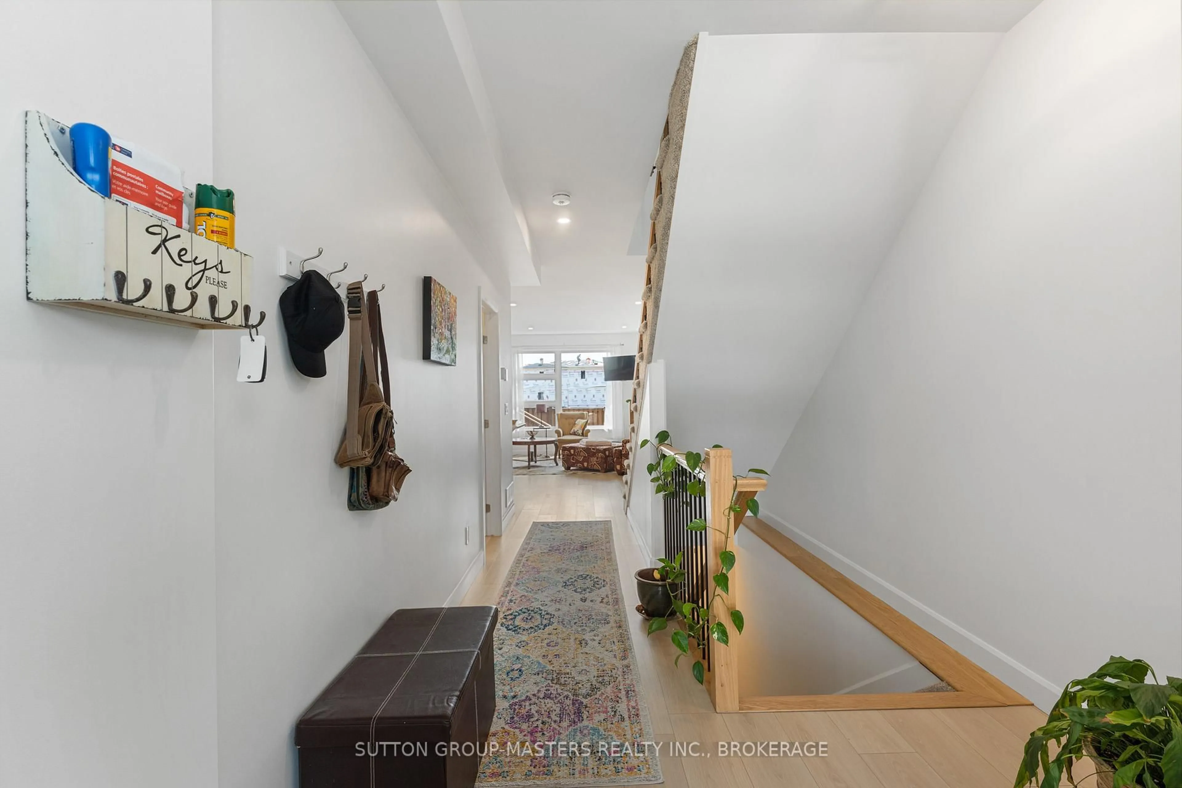 Indoor entryway for 229 Superior Dr, Loyalist Ontario K7N 0E9