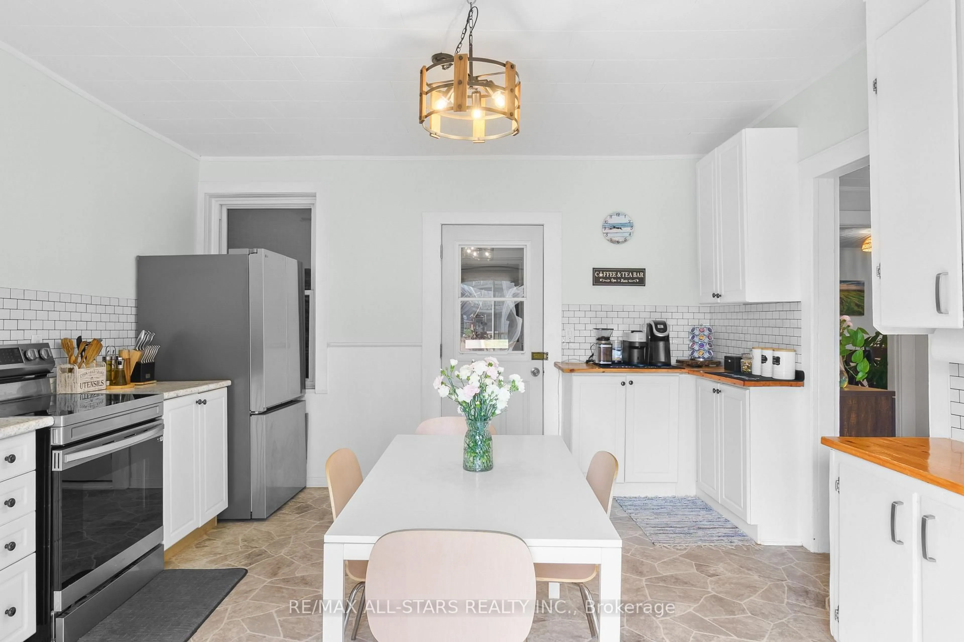 Open concept kitchen, unknown for 155 Colborne St, Kawartha Lakes Ontario K0M 1N0