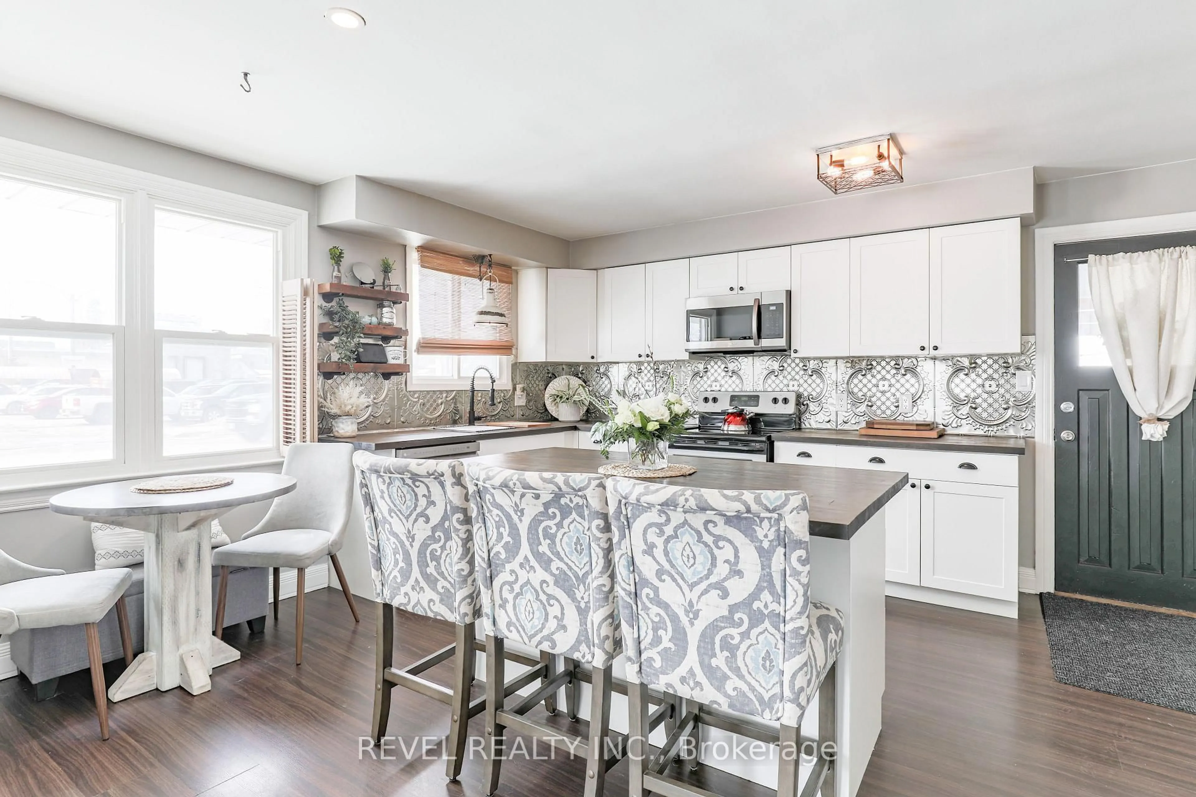 Open concept kitchen, ceramic/tile floor for 34 William St, Kawartha Lakes Ontario K0M 1A0