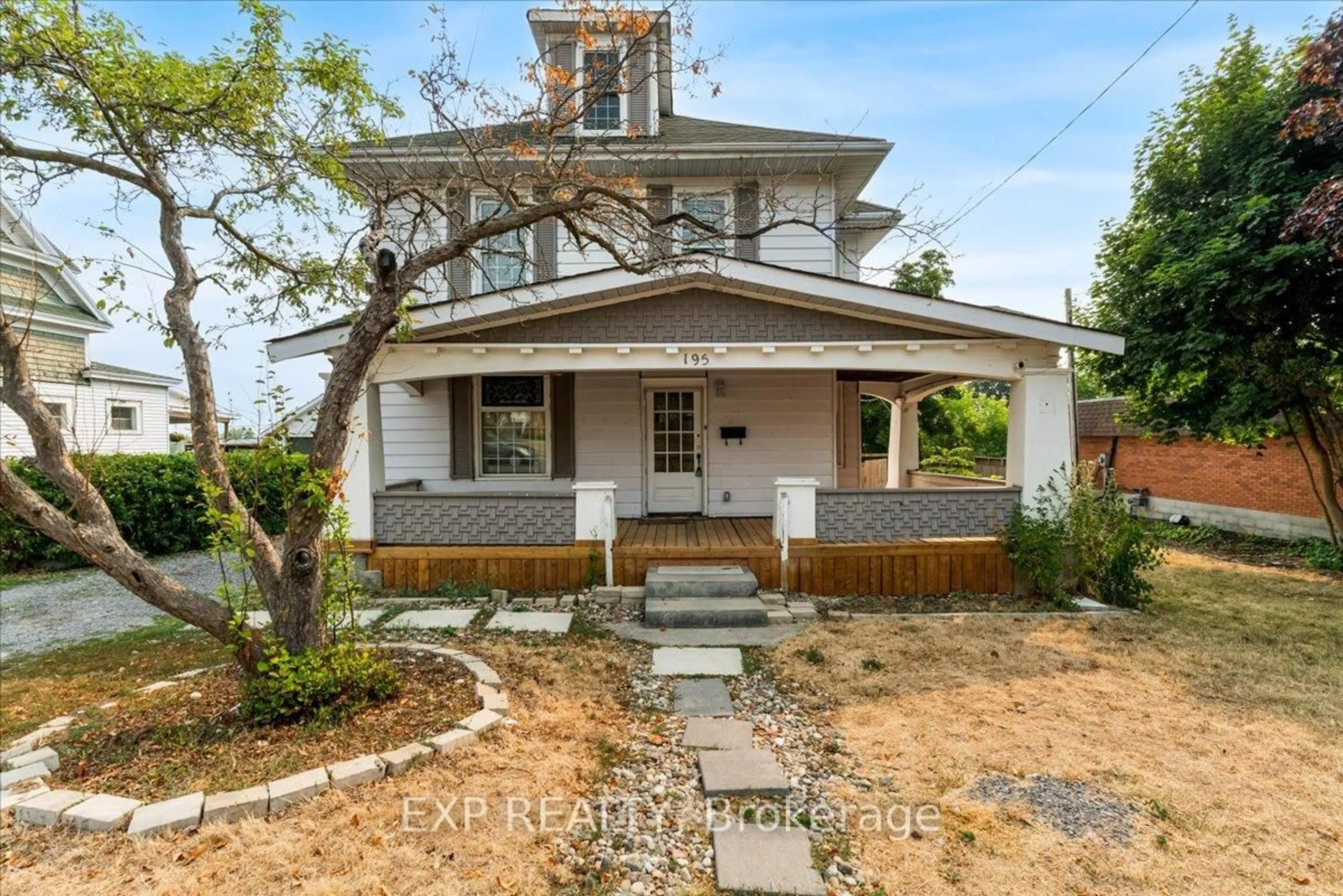 Home with vinyl exterior material, street for 195 Victoria Ave, Quinte West Ontario K8V 5A4