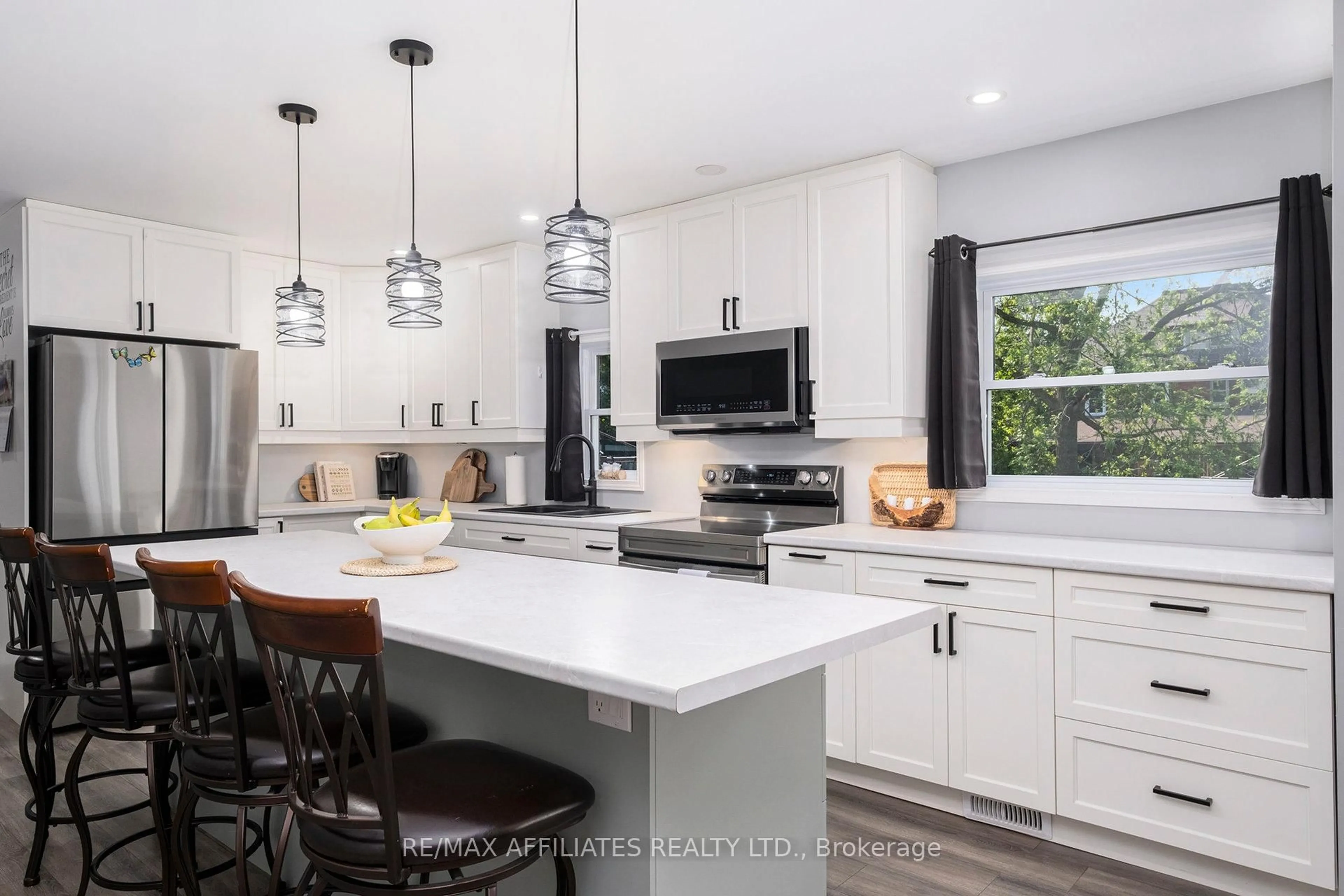 Contemporary kitchen, ceramic/tile floor for 47 Gladstone Ave, Smiths Falls Ontario K7A 1R8