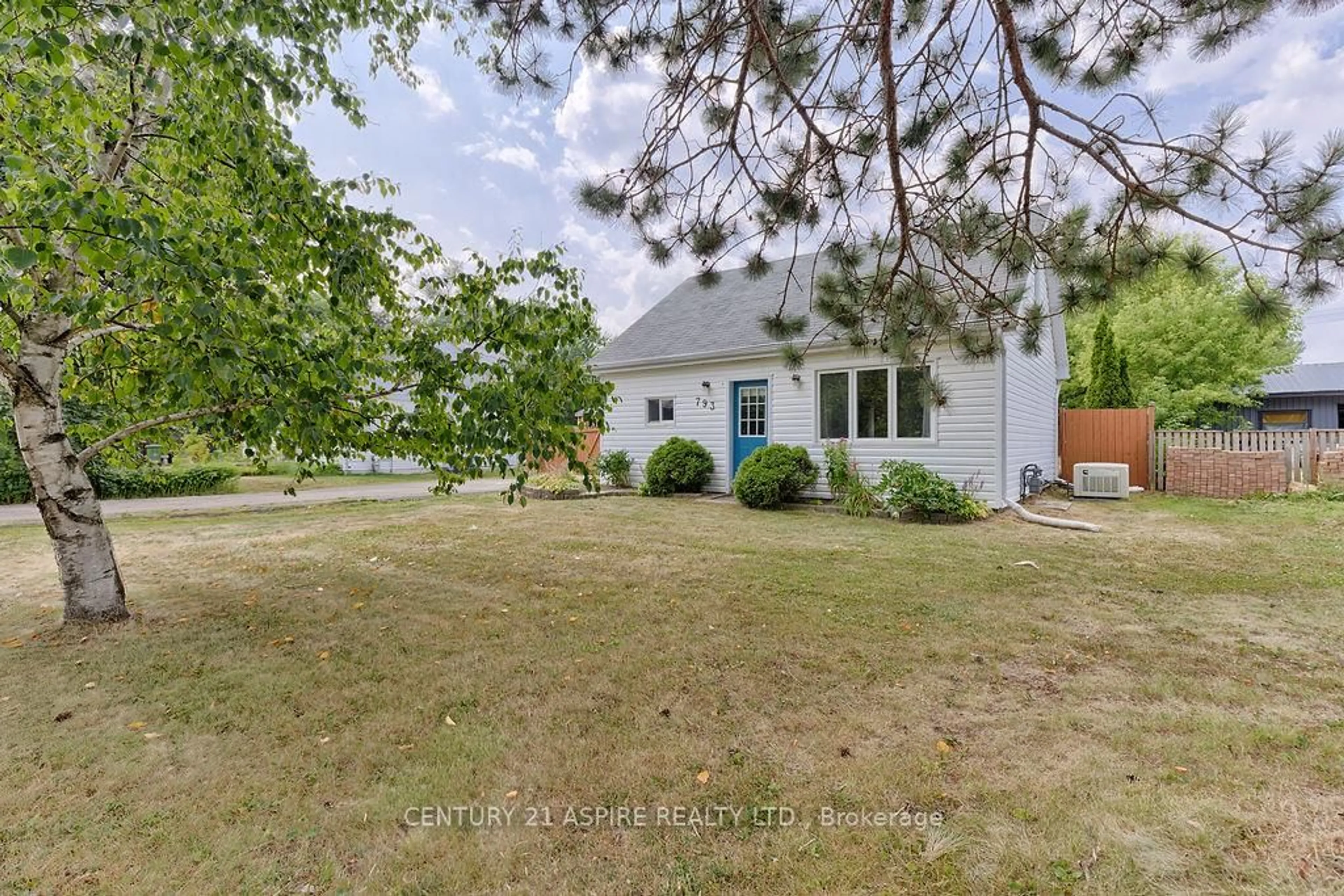 A pic from outside/outdoor area/front of a property/back of a property/a pic from drone, street for 793 Easy St, Petawawa Ontario K8A 7C9