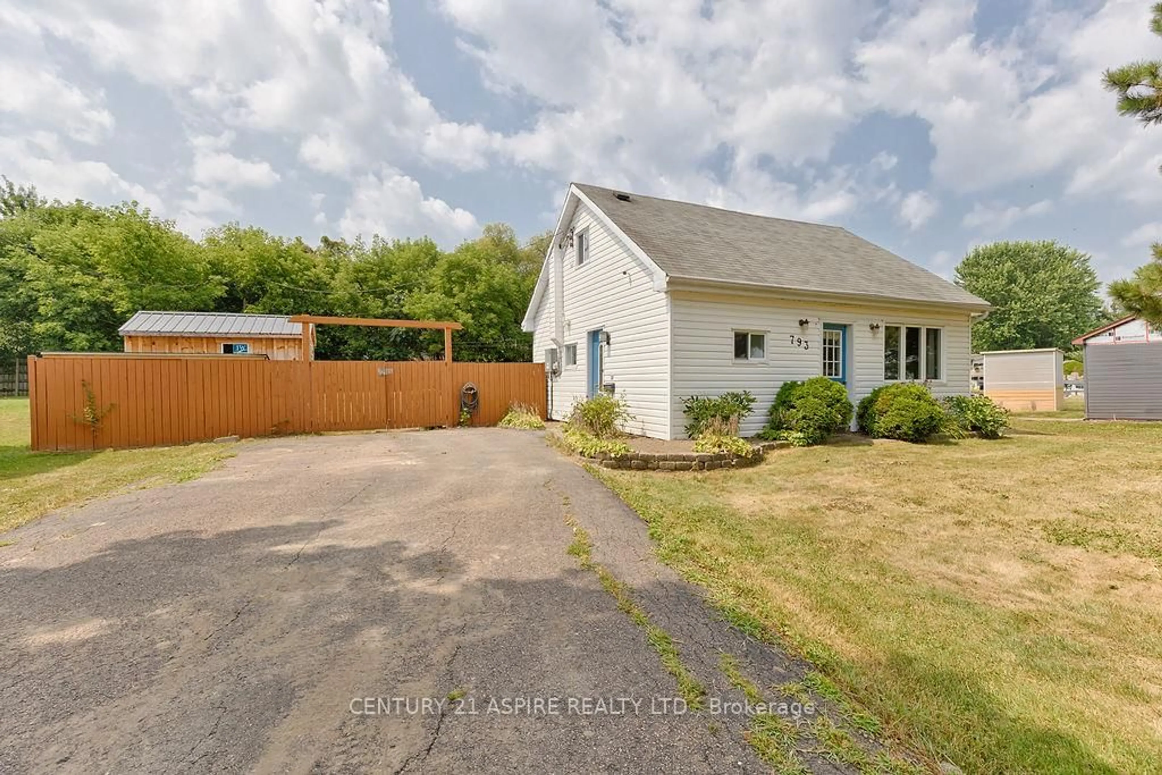 A pic from outside/outdoor area/front of a property/back of a property/a pic from drone, street for 793 Easy St, Petawawa Ontario K8A 7C9