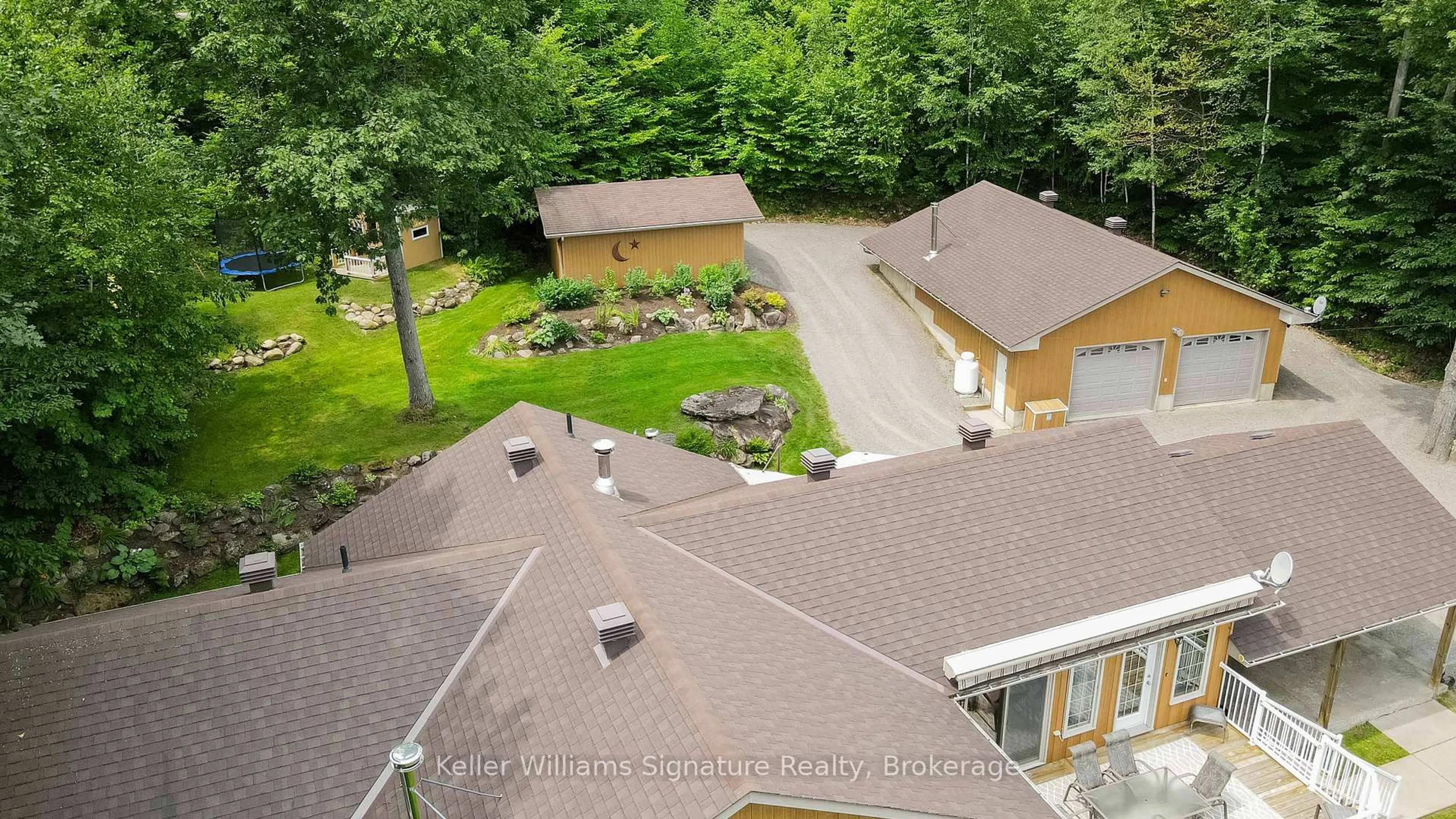 A pic from outside/outdoor area/front of a property/back of a property/a pic from drone, unknown for 165 LAKESHORE Dr, Combermere Ontario K0J 1L0