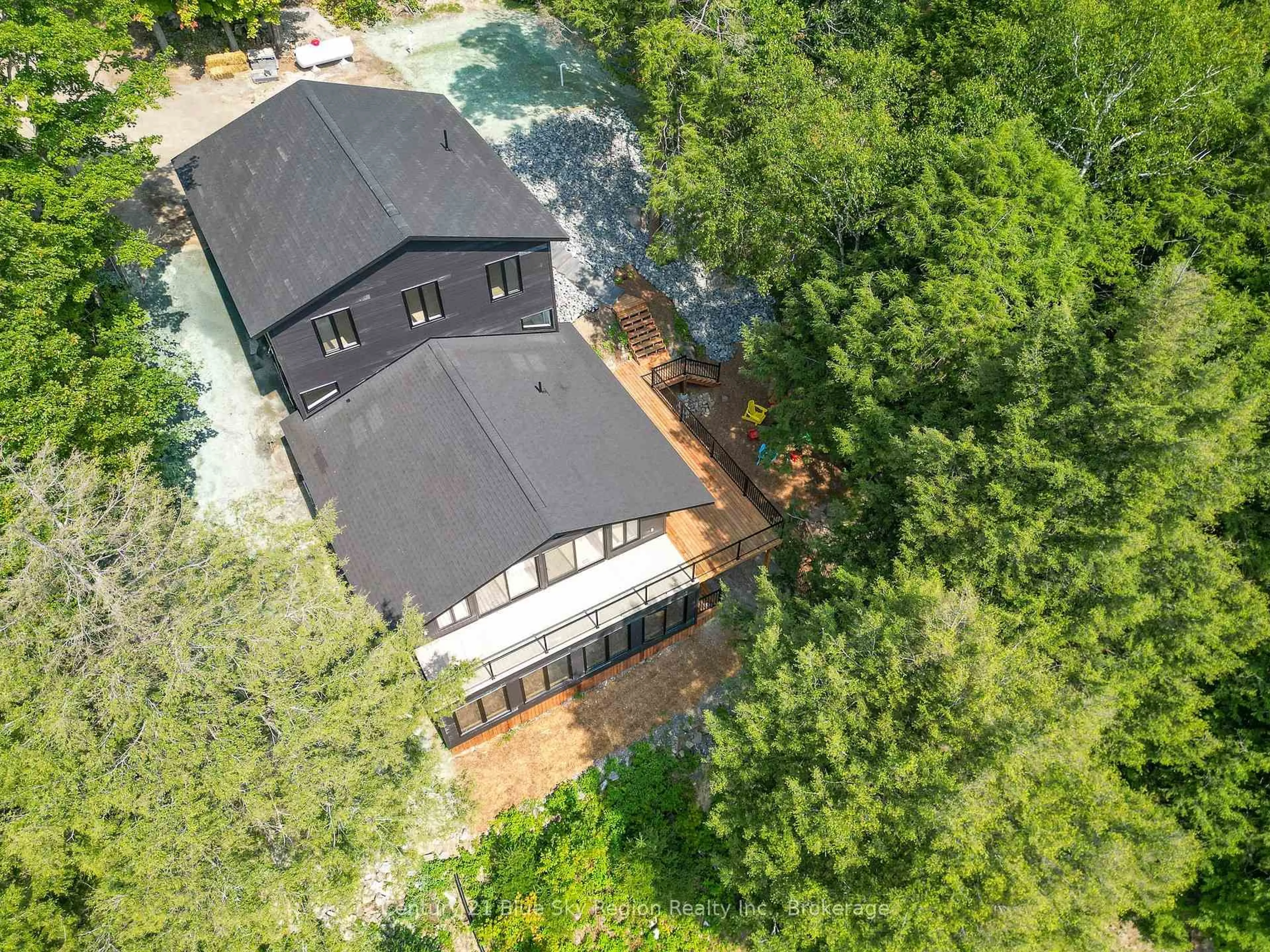 A pic from outside/outdoor area/front of a property/back of a property/a pic from drone, unknown for 1951 E Peninsula Rd, North Bay Ontario P1B 8G4