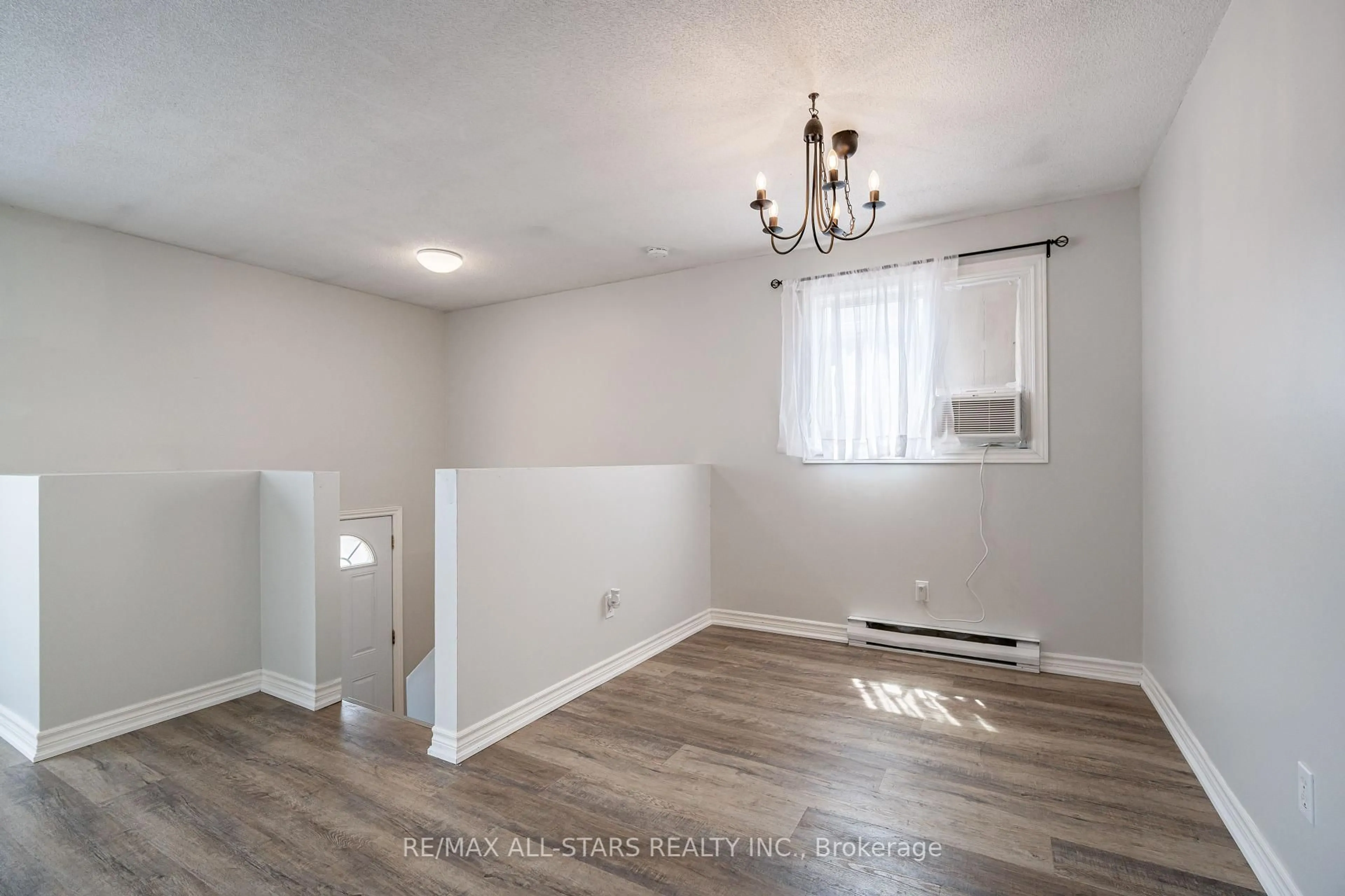 A pic of a room for 755 Mountain Ash Rd, Peterborough South Ontario K9J 8K1