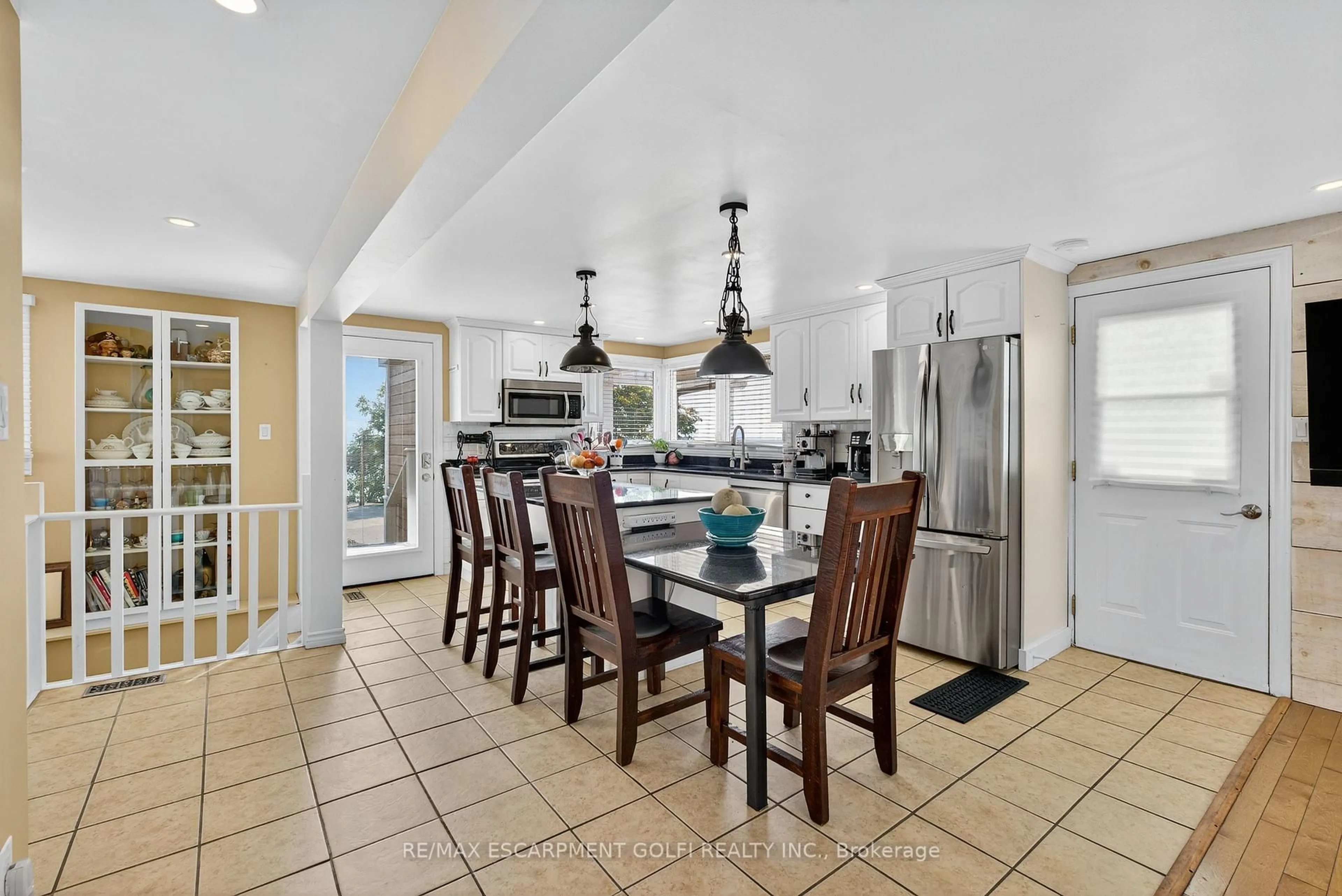 Open concept kitchen, ceramic/tile floor for 1238 Lakeshore Rd, Haldimand Ontario N0A 1P0