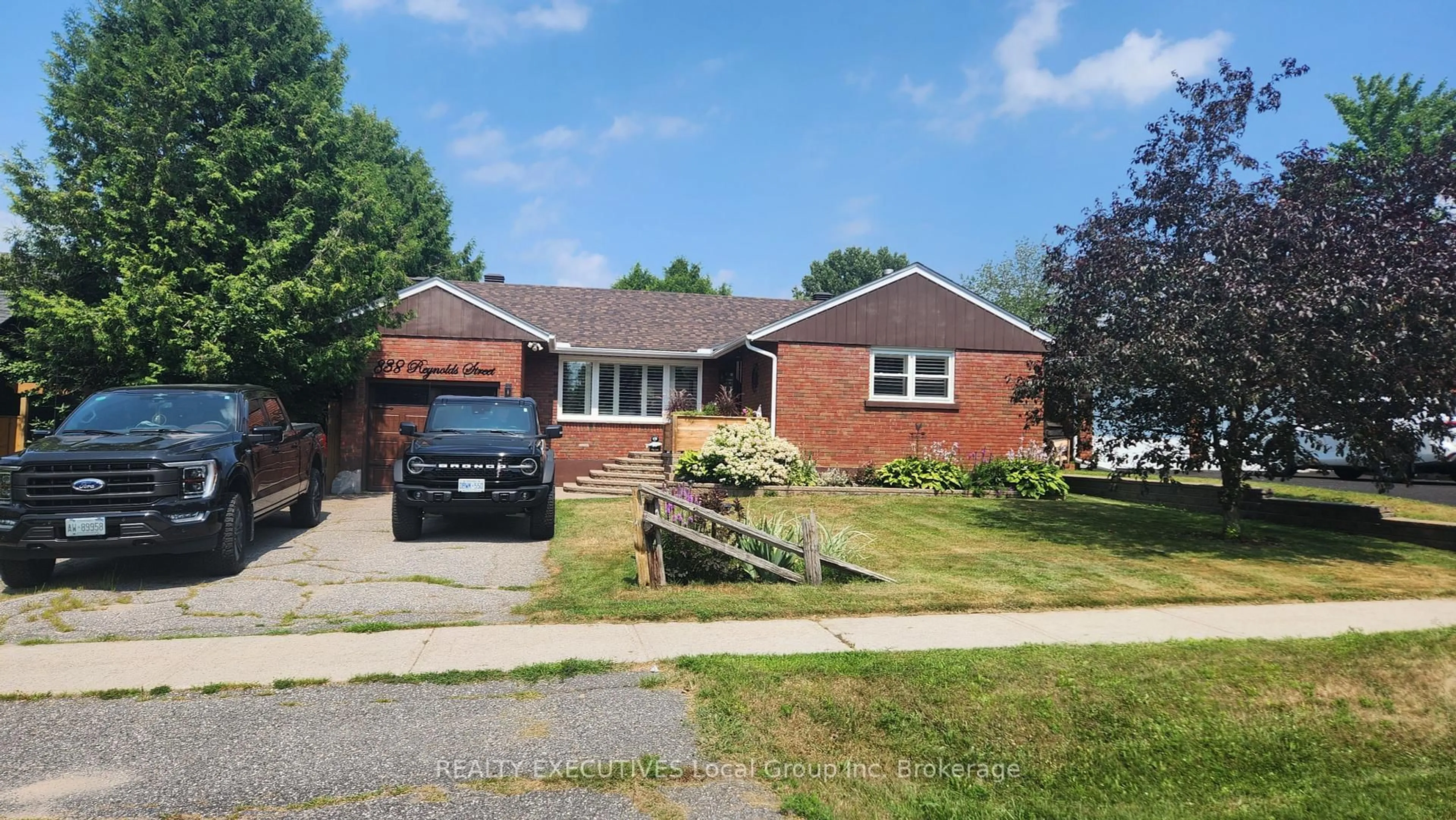Home with brick exterior material, street for 838 REYNOLDS St, North Bay Ontario P1B 5C7