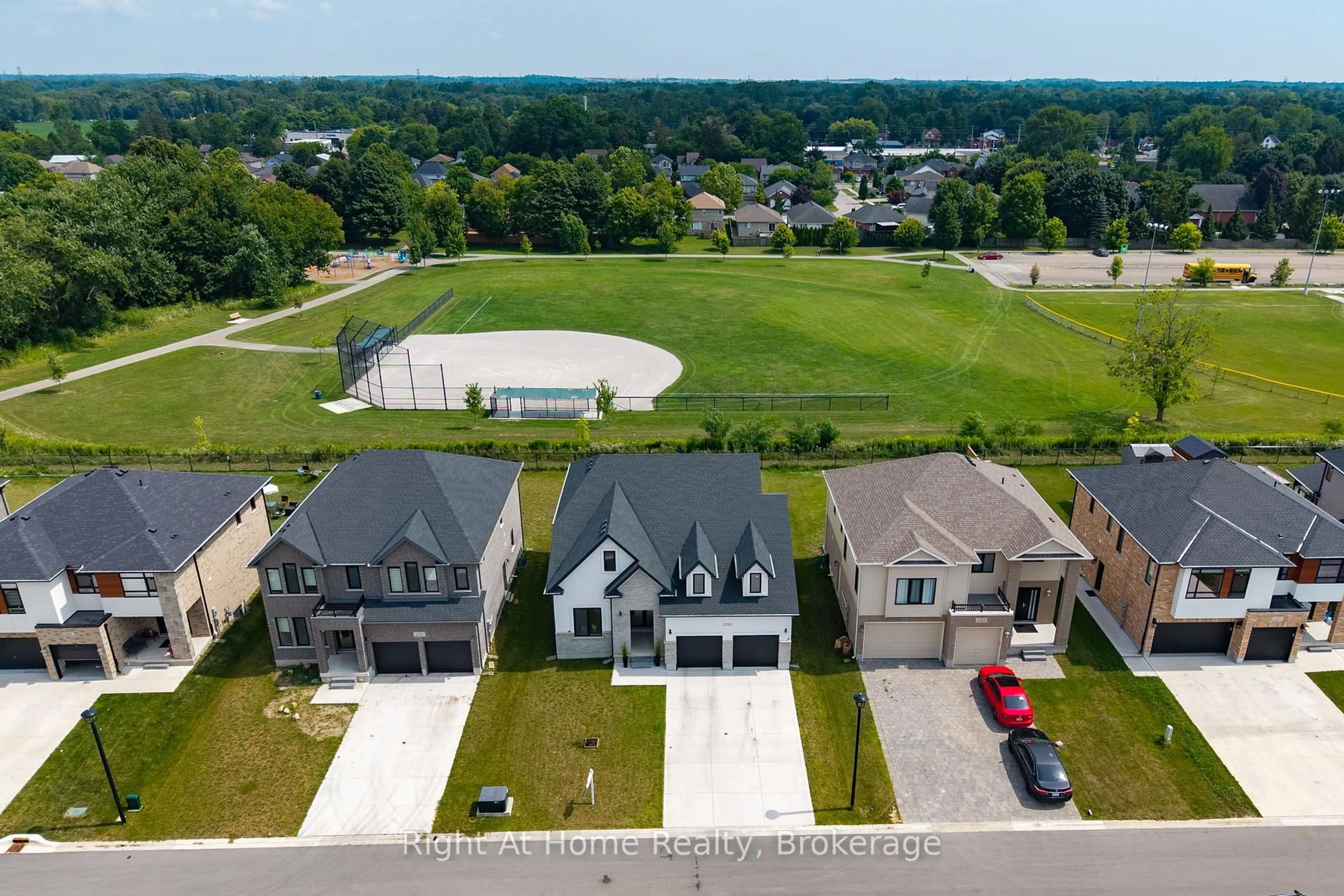 A pic from outside/outdoor area/front of a property/back of a property/a pic from drone, unknown for 2363 Bakervilla St, London South Ontario N6P 0H4