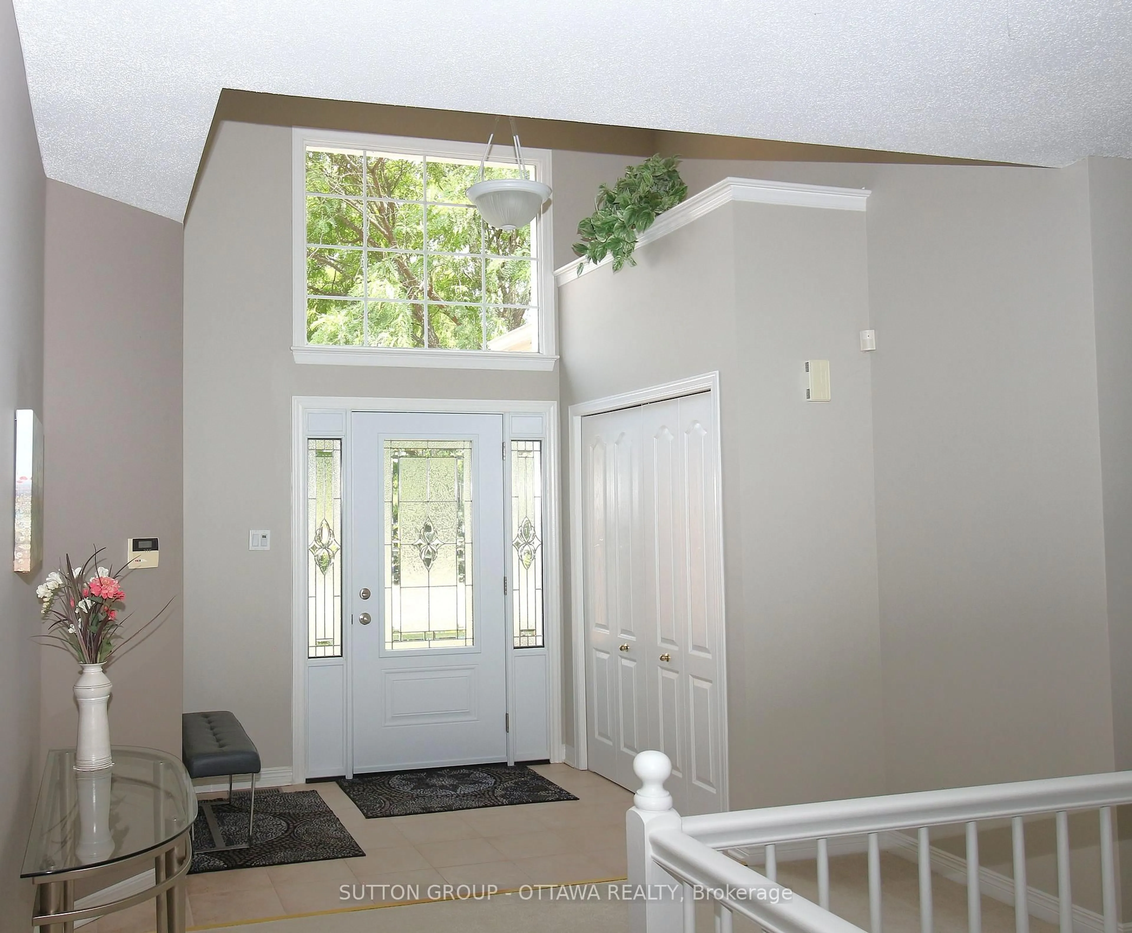 Indoor entryway for 18 Sirocco Cres, Stittsville Ontario K2S 1Z7
