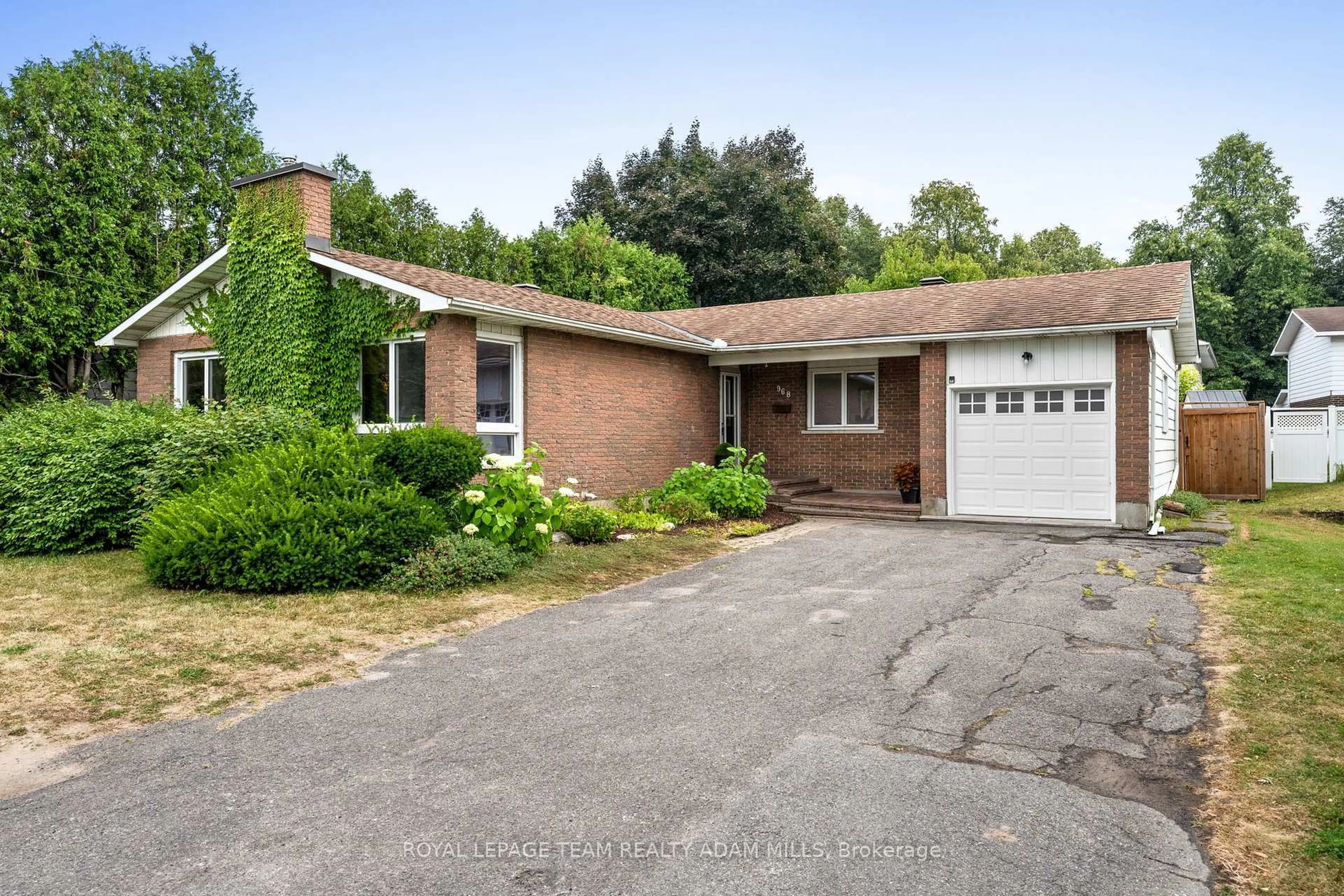 Home with brick exterior material, street for 968 Walkley Rd, Ottawa Ontario K1V 6R3
