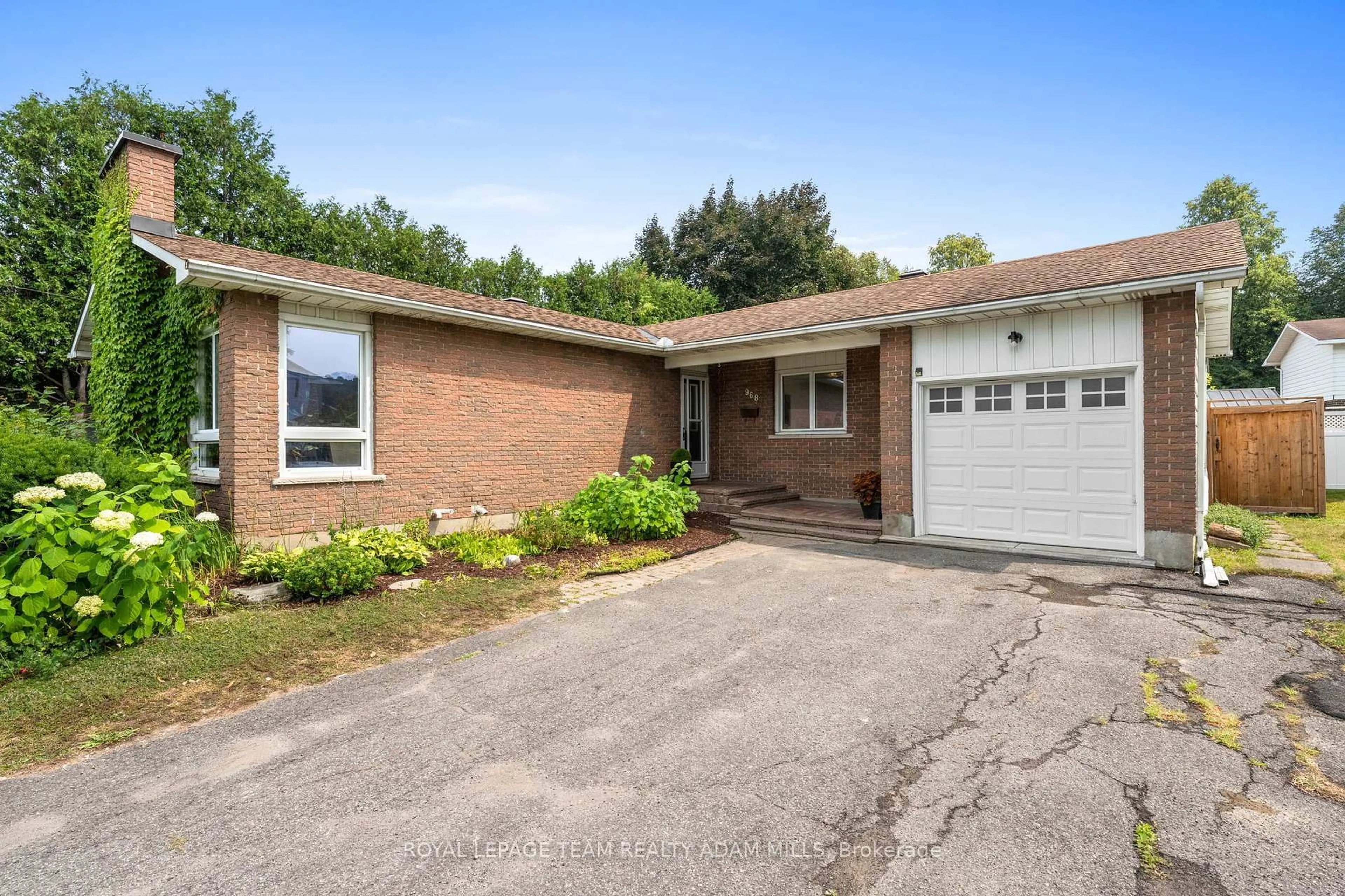 Home with brick exterior material, street for 968 Walkley Rd, Ottawa Ontario K1V 6R3