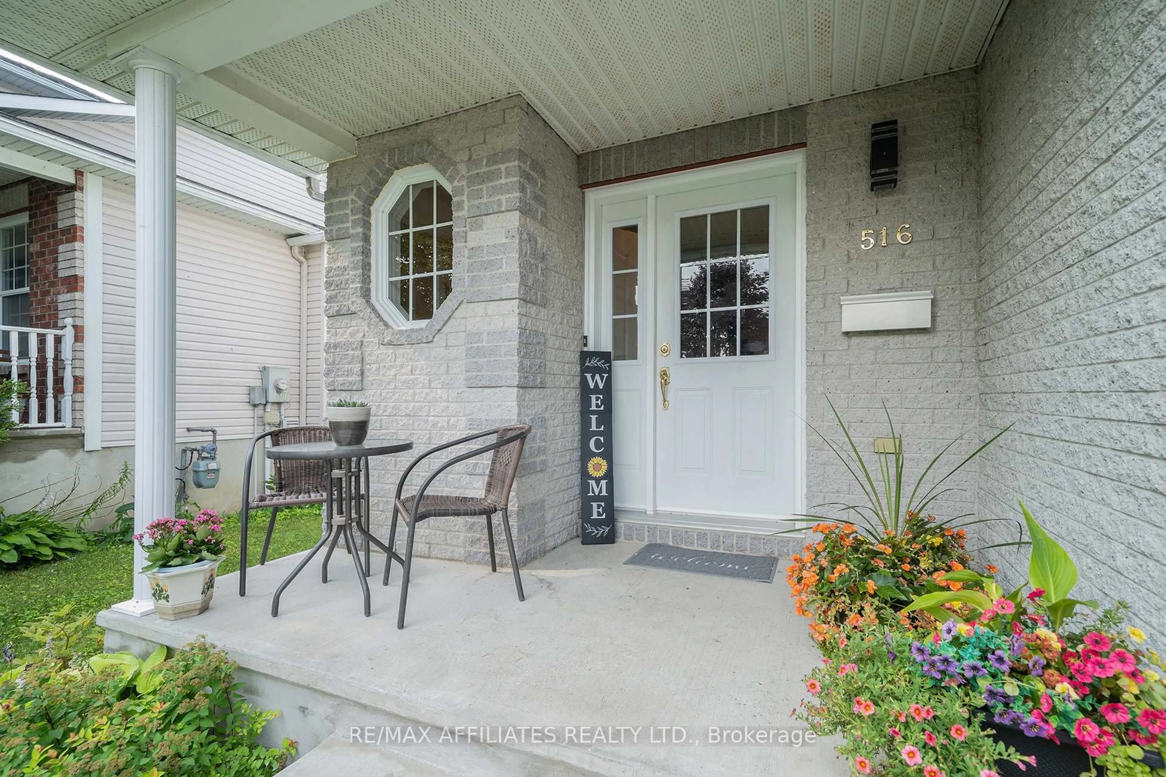 Indoor entryway for 516 Joseph St, Carleton Place Ontario K7C 3T9