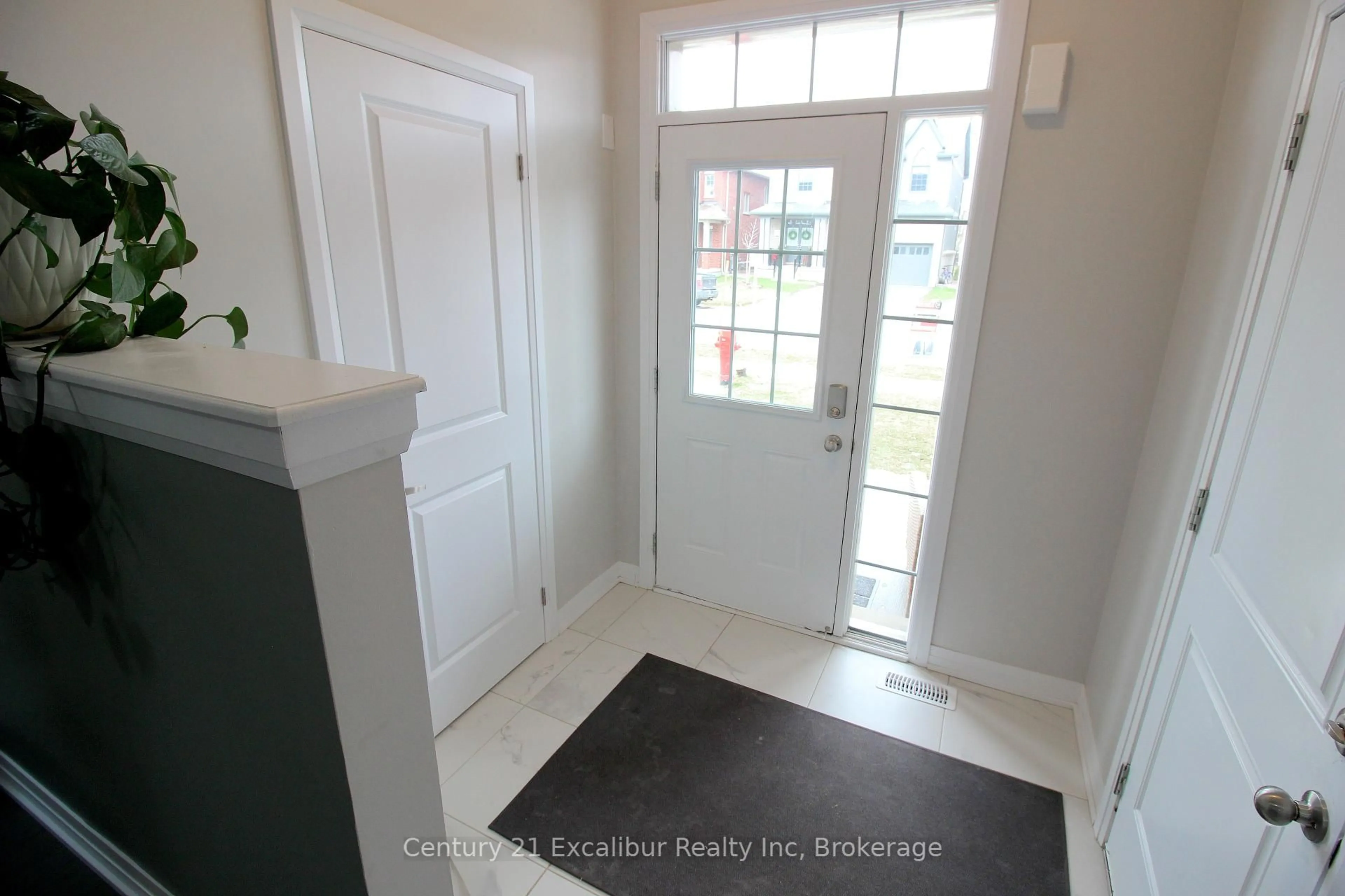 Indoor entryway for 432 Adelaide St, Wellington North Ontario N0G 1A0