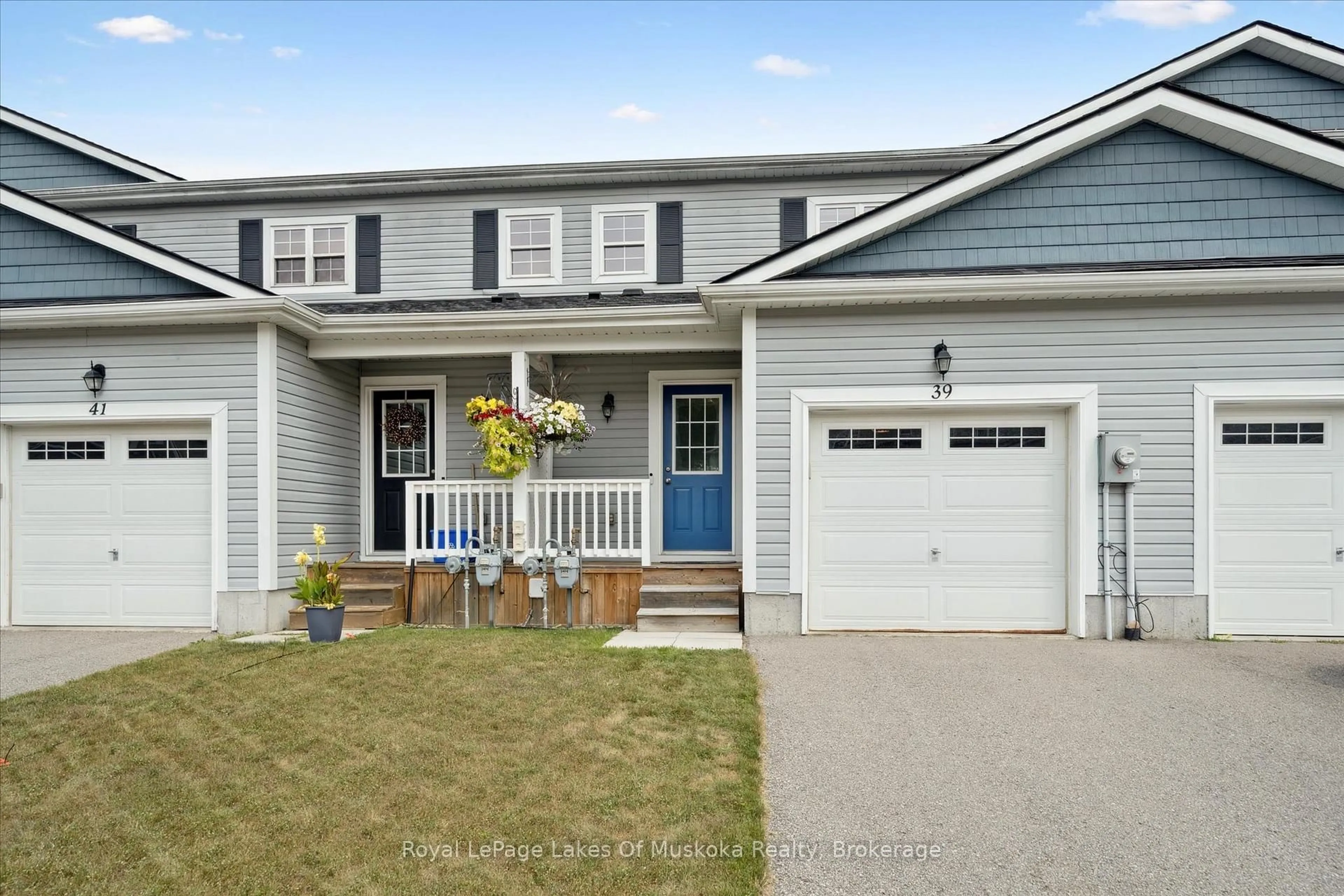 Home with vinyl exterior material, street for 39 Little Ryan's Way, Bracebridge Ontario P1L 0C3
