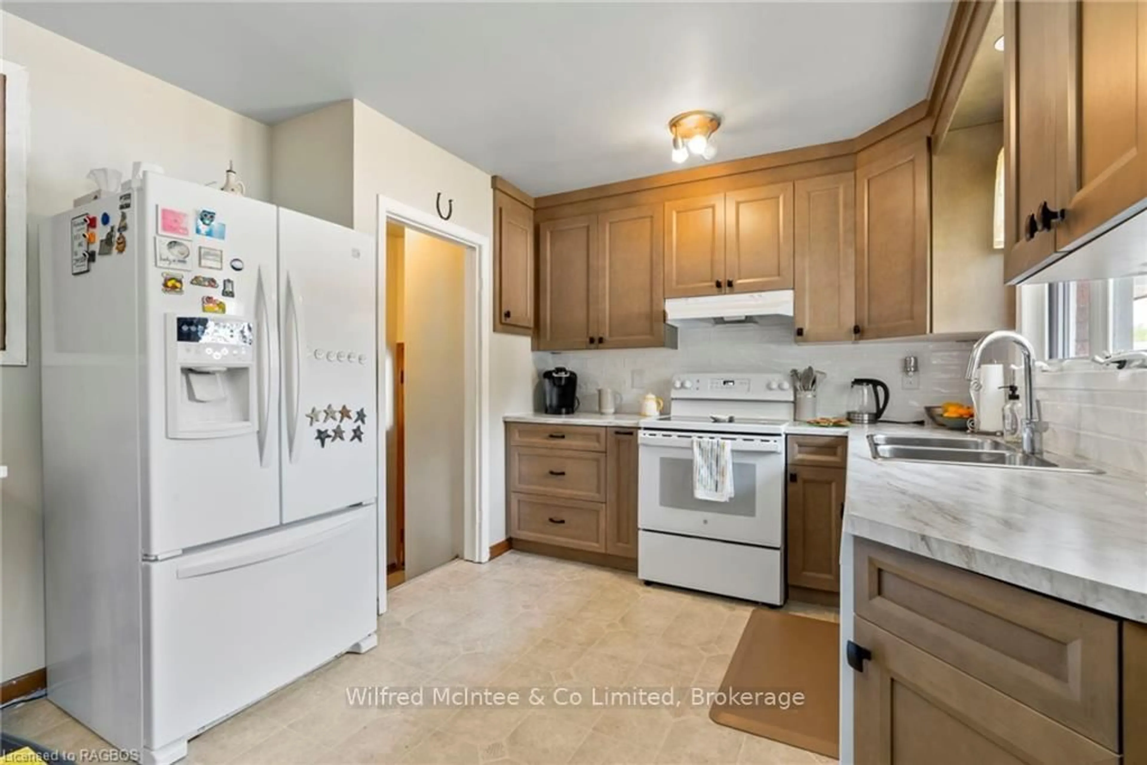 Standard kitchen, ceramic/tile floor for 343 George St, West Grey Ontario N0G 1R0