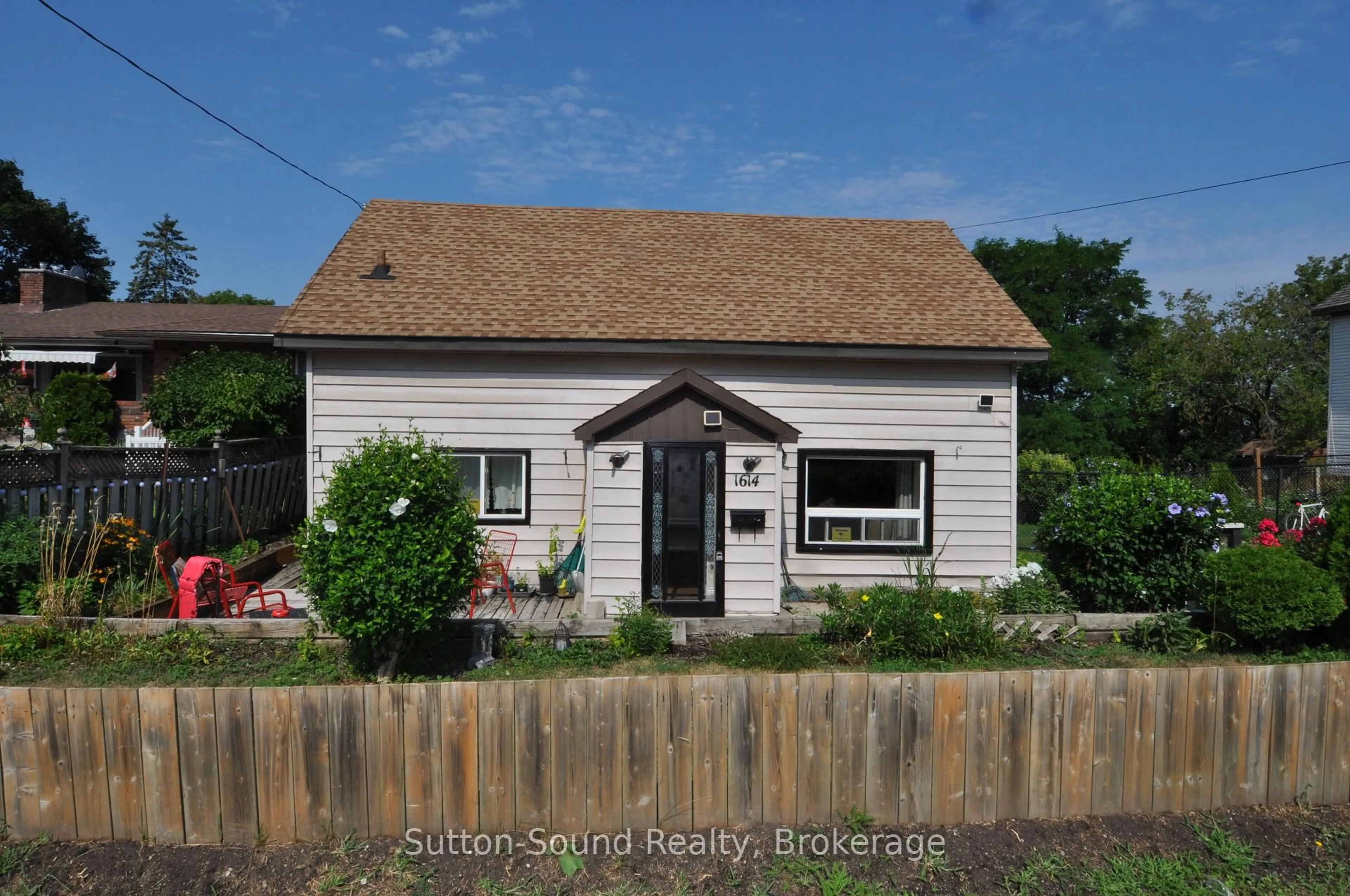 Unknown for 1614 3rd Ave, Owen Sound Ontario N4K 2L9