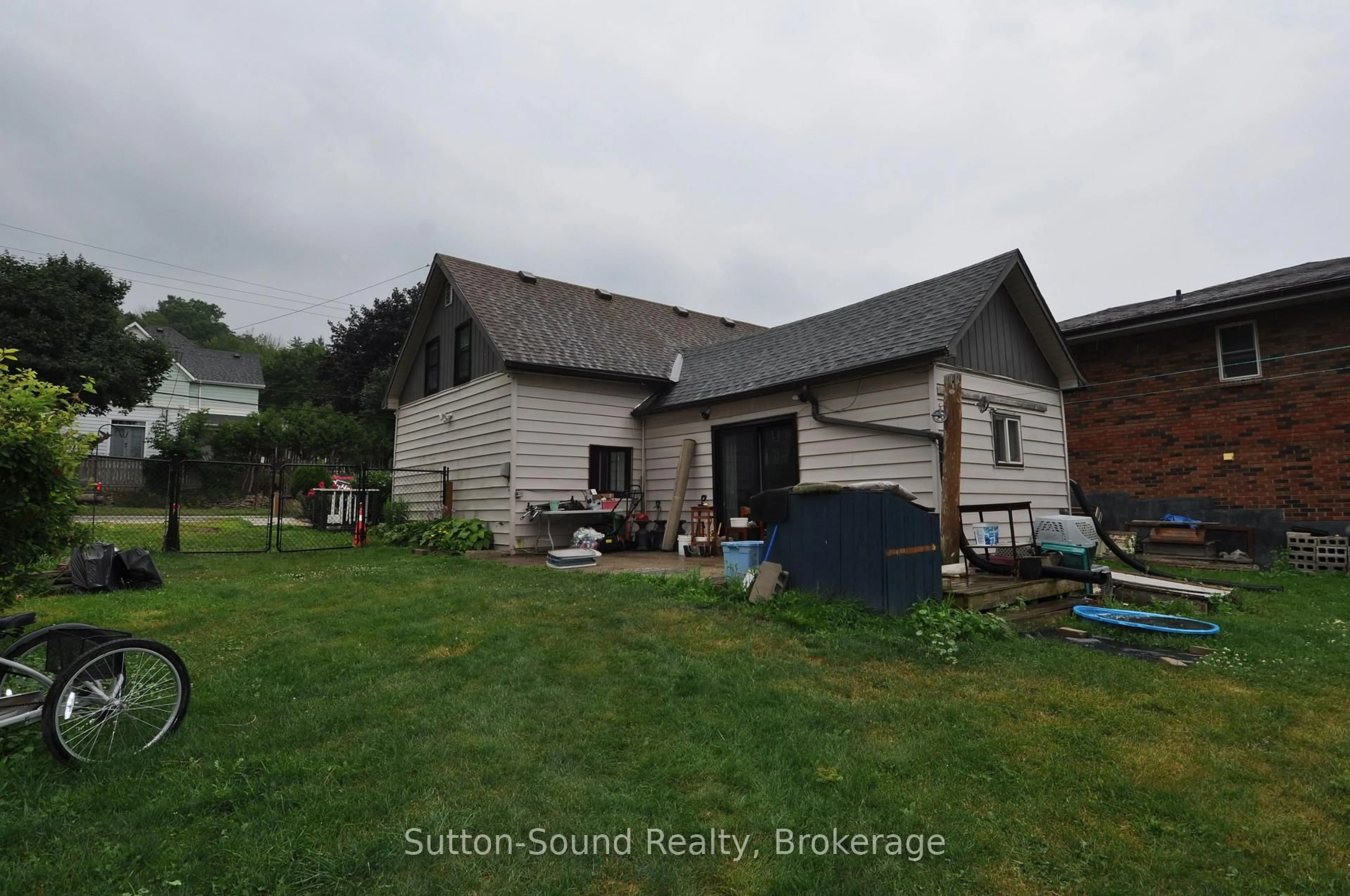 Unknown for 1614 3rd Ave, Owen Sound Ontario N4K 2L9