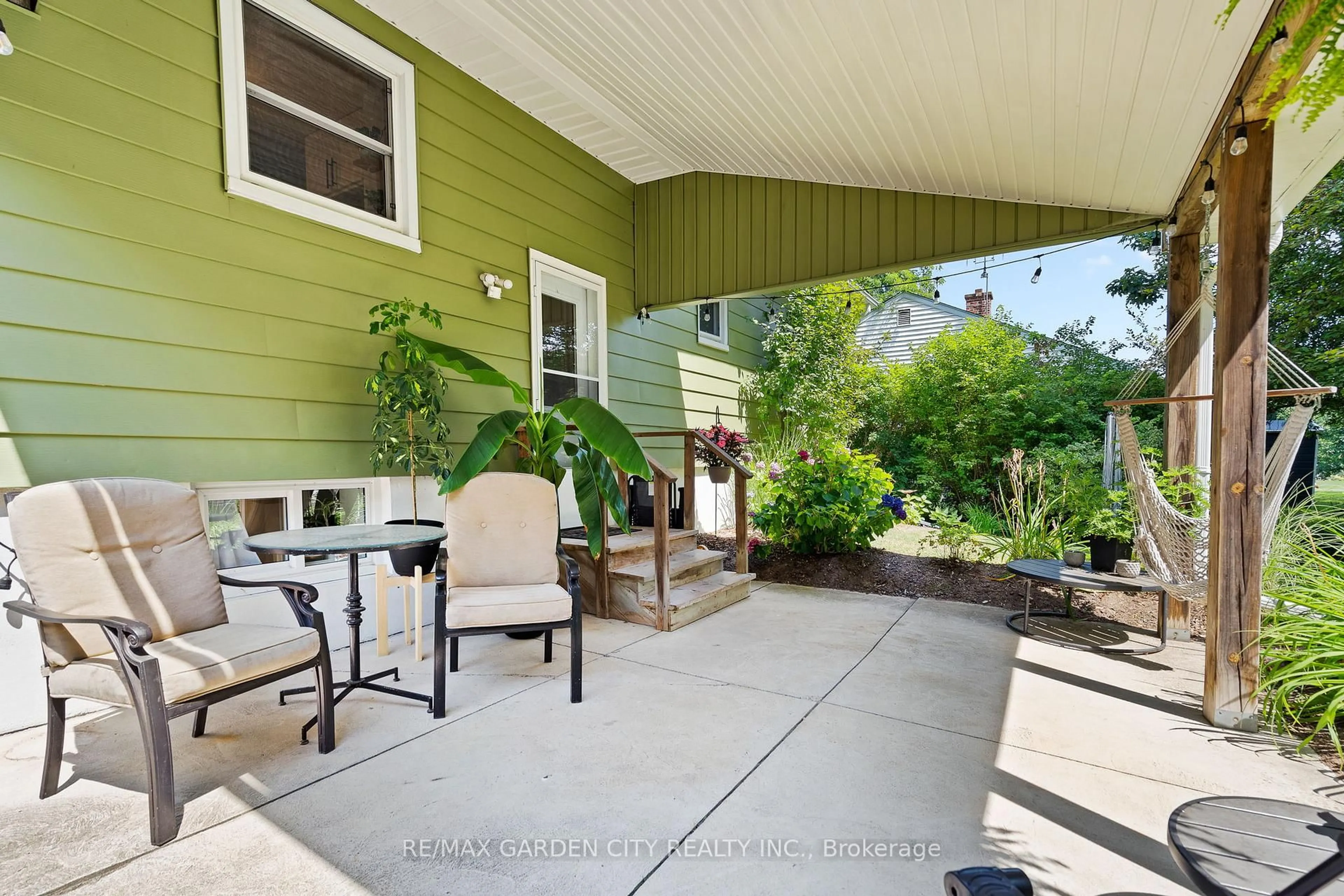 Patio, street for 83 Summerlea Ave, Welland Ontario L3C 3E9