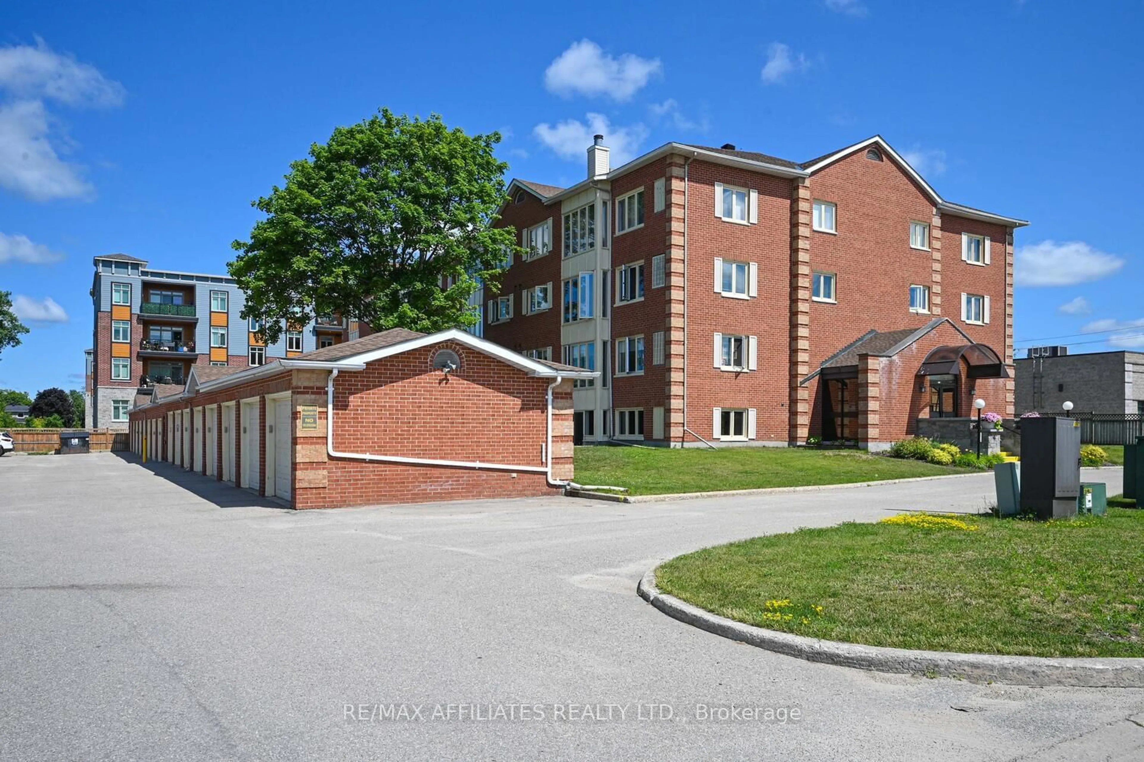 Unknown for 10 Armstrong Dr #208, Smiths Falls Ontario K7A 5H8