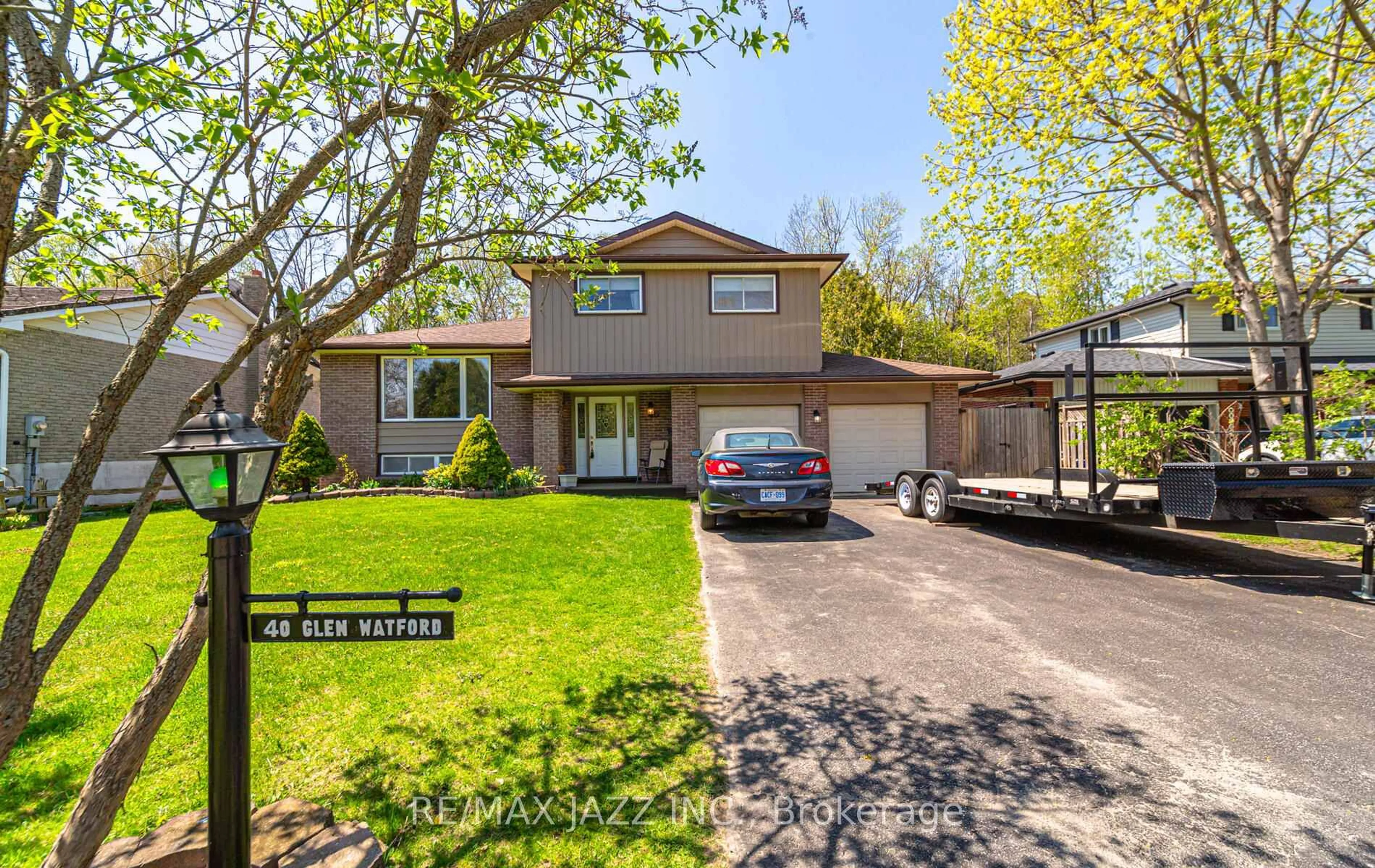 Home with vinyl exterior material, street for 40 Glen Watford Rd, Cobourg Ontario K9A 4S5