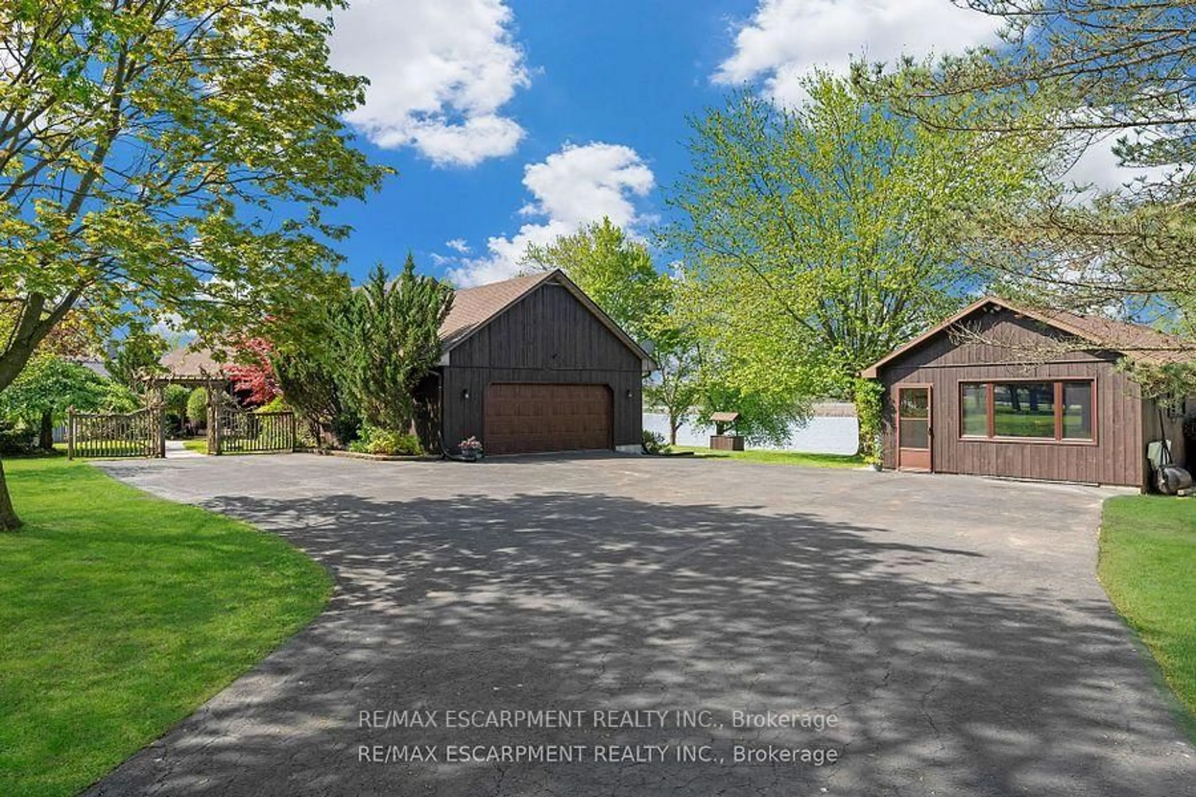 A pic from outside/outdoor area/front of a property/back of a property/a pic from drone, street for 35 Haldimand Road 17, Haldimand Ontario N1A 2W4