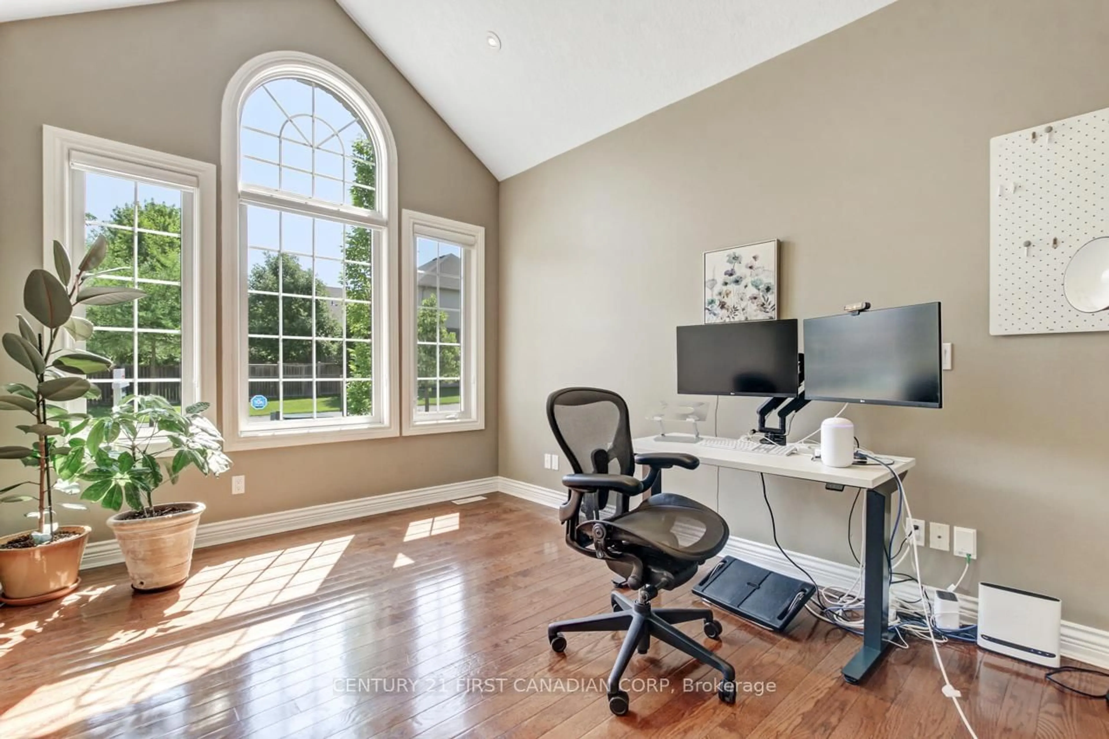 A pic of a room for 1447 Kains Woods Terr, London South Ontario N6K 4Z6