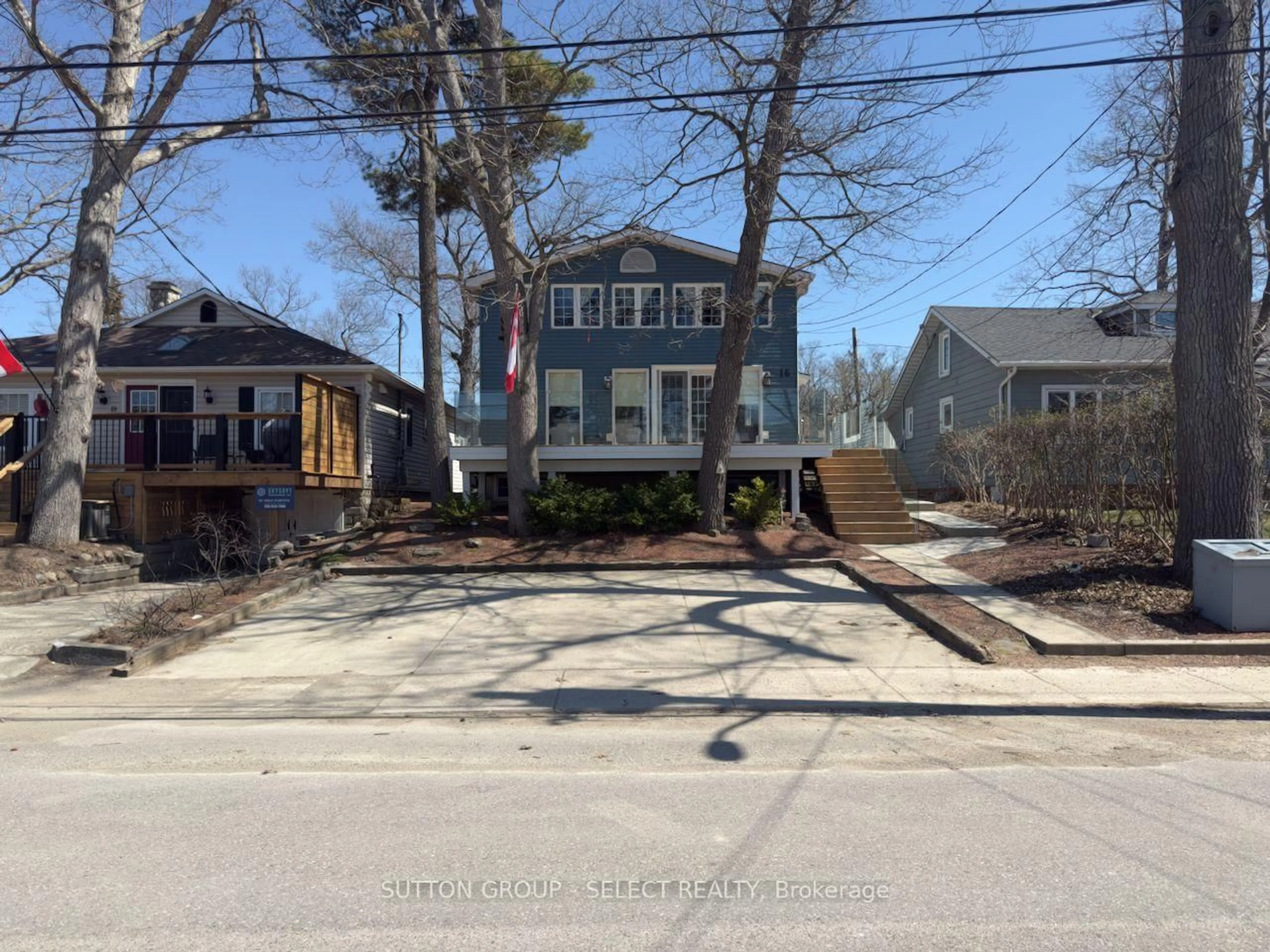 A pic from outside/outdoor area/front of a property/back of a property/a pic from drone, street for 16 Huron Ave, Lambton Shores Ontario N0M 1T0