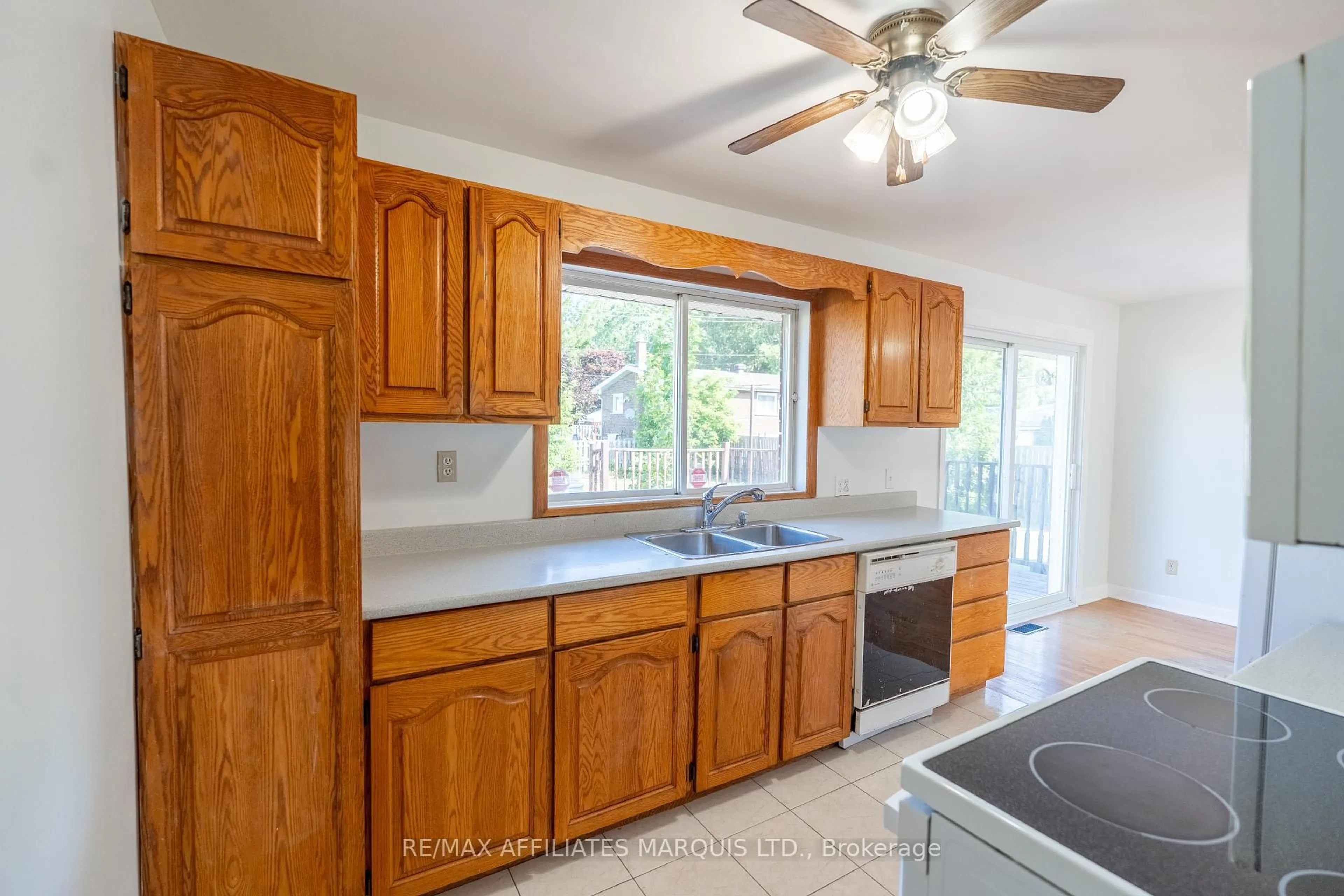 Standard kitchen, ceramic/tile floor for 1203 Princess St, Cornwall Ontario K6J 1S2