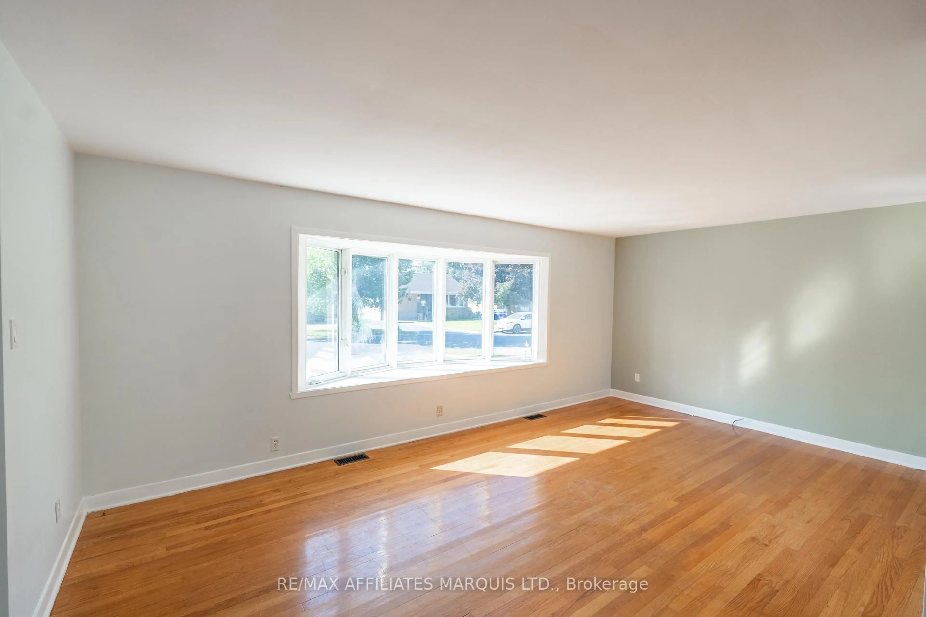 A pic of a room for 1203 Princess St, Cornwall Ontario K6J 1S2