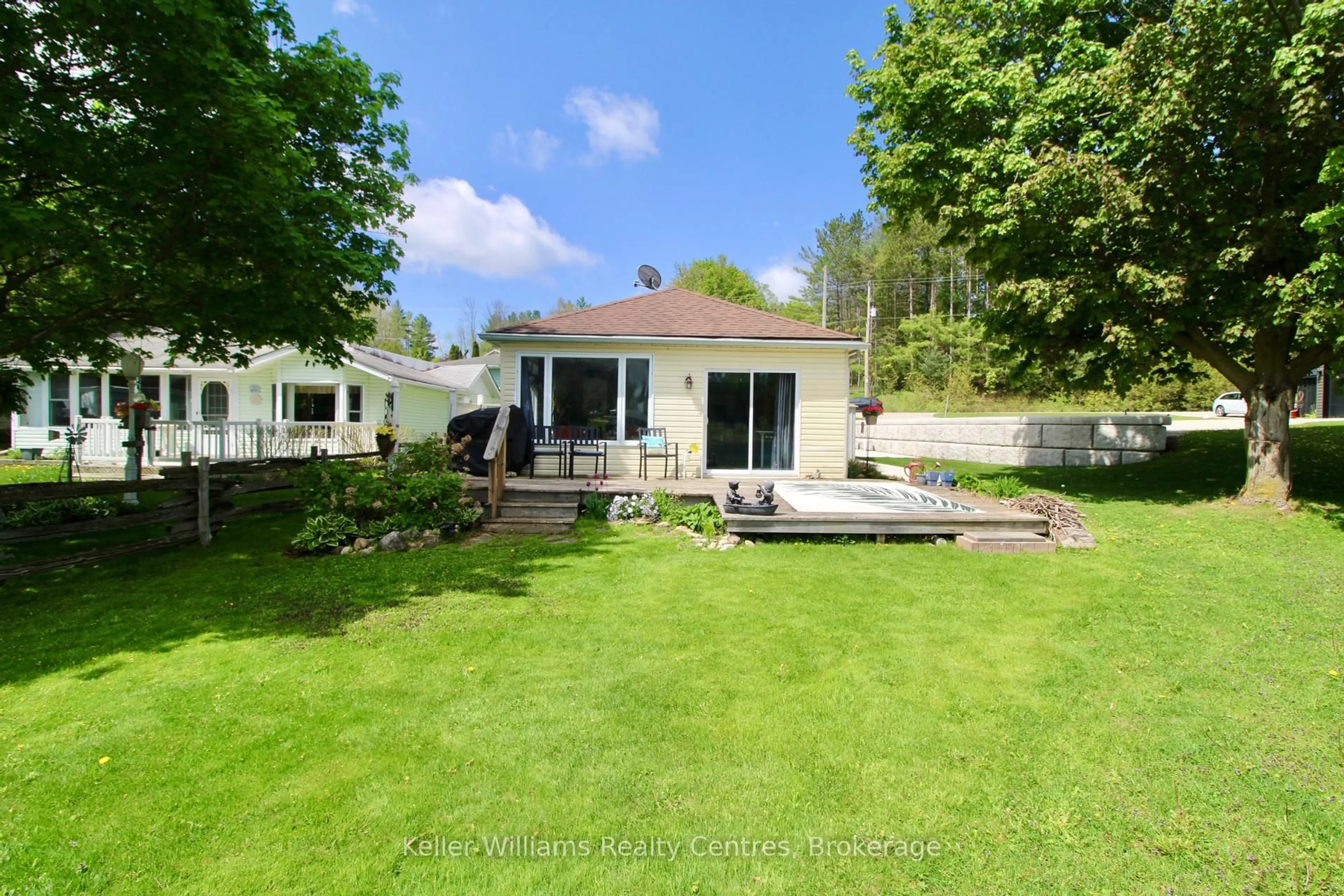 A pic from outside/outdoor area/front of a property/back of a property/a pic from drone, unknown for 419 Lake Rosalind Road 4, Brockton Ontario N4N 3B9