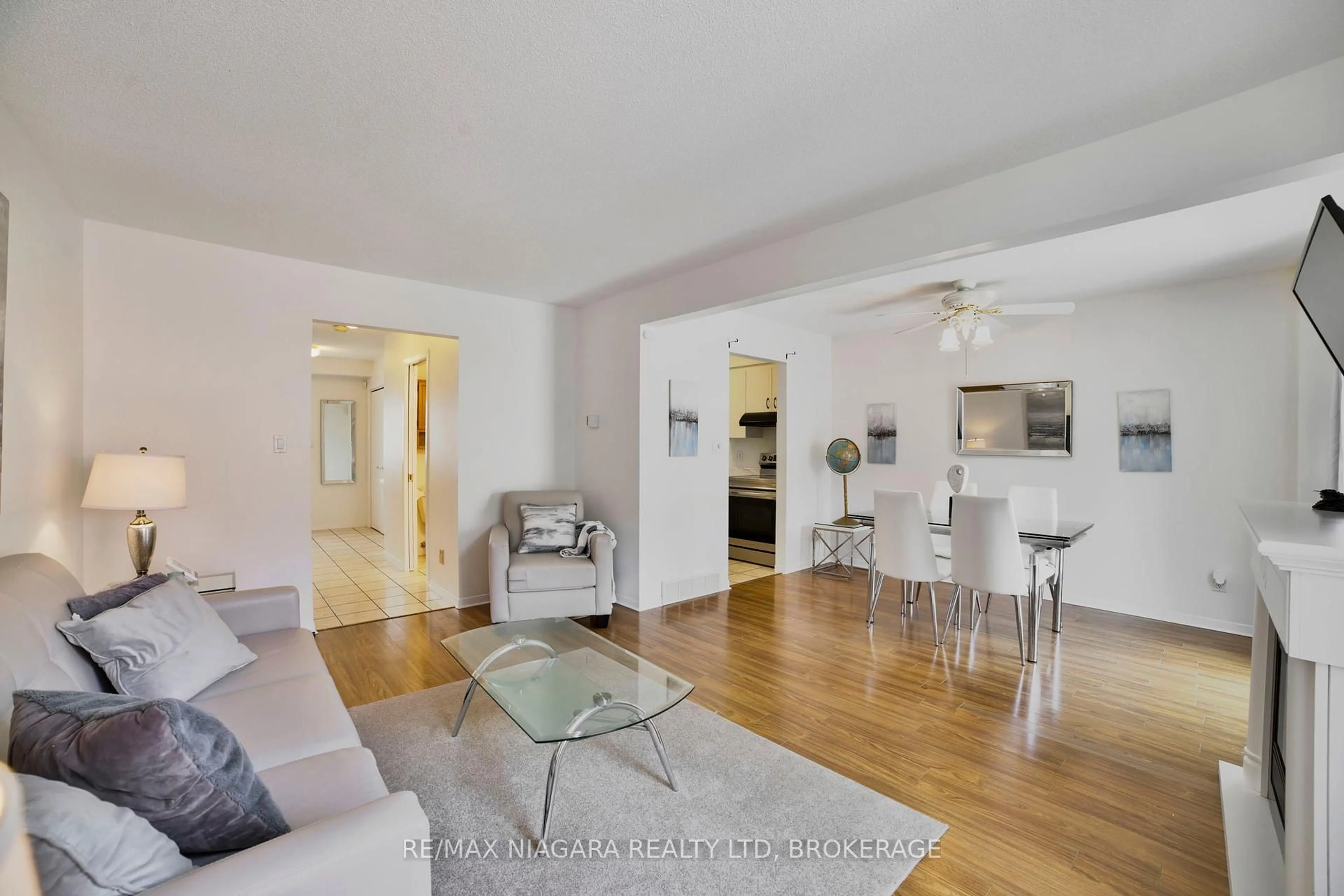 Living room with furniture, unknown for 5735 Deerbrook St, Niagara Falls Ontario L2G 7V7