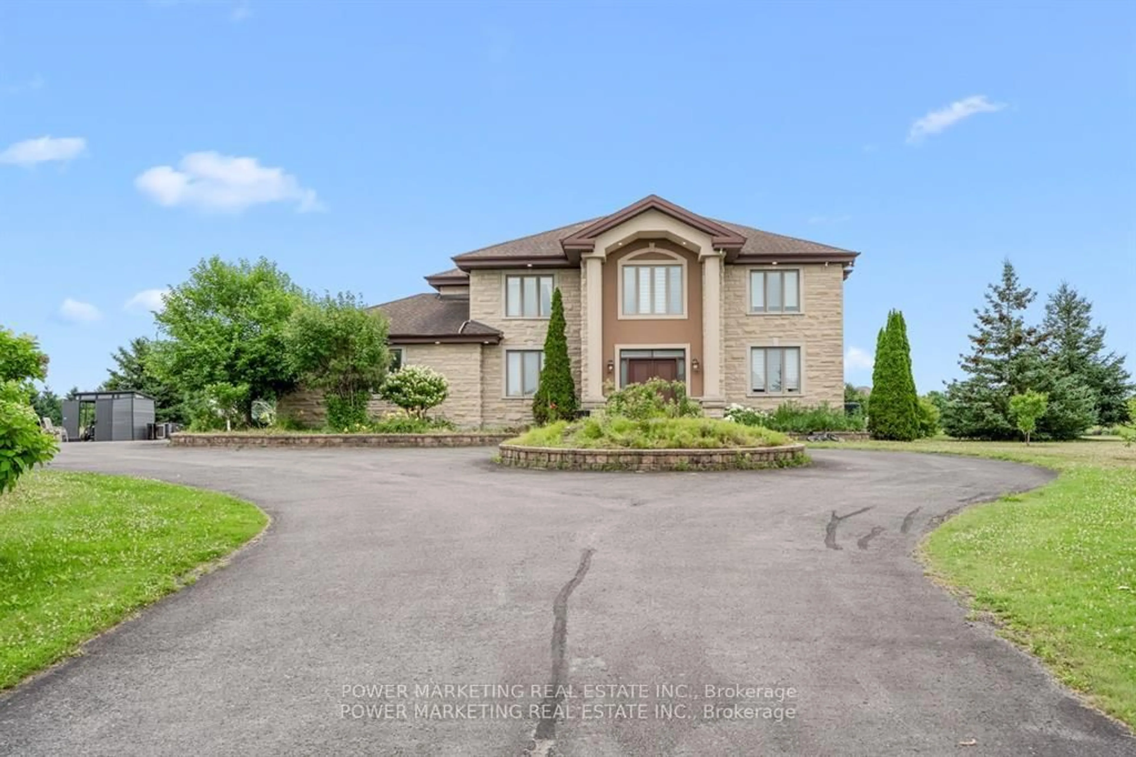 A pic from outside/outdoor area/front of a property/back of a property/a pic from drone, street for 501 Winnards Perch Way, Ottawa Ontario K4M 0A1