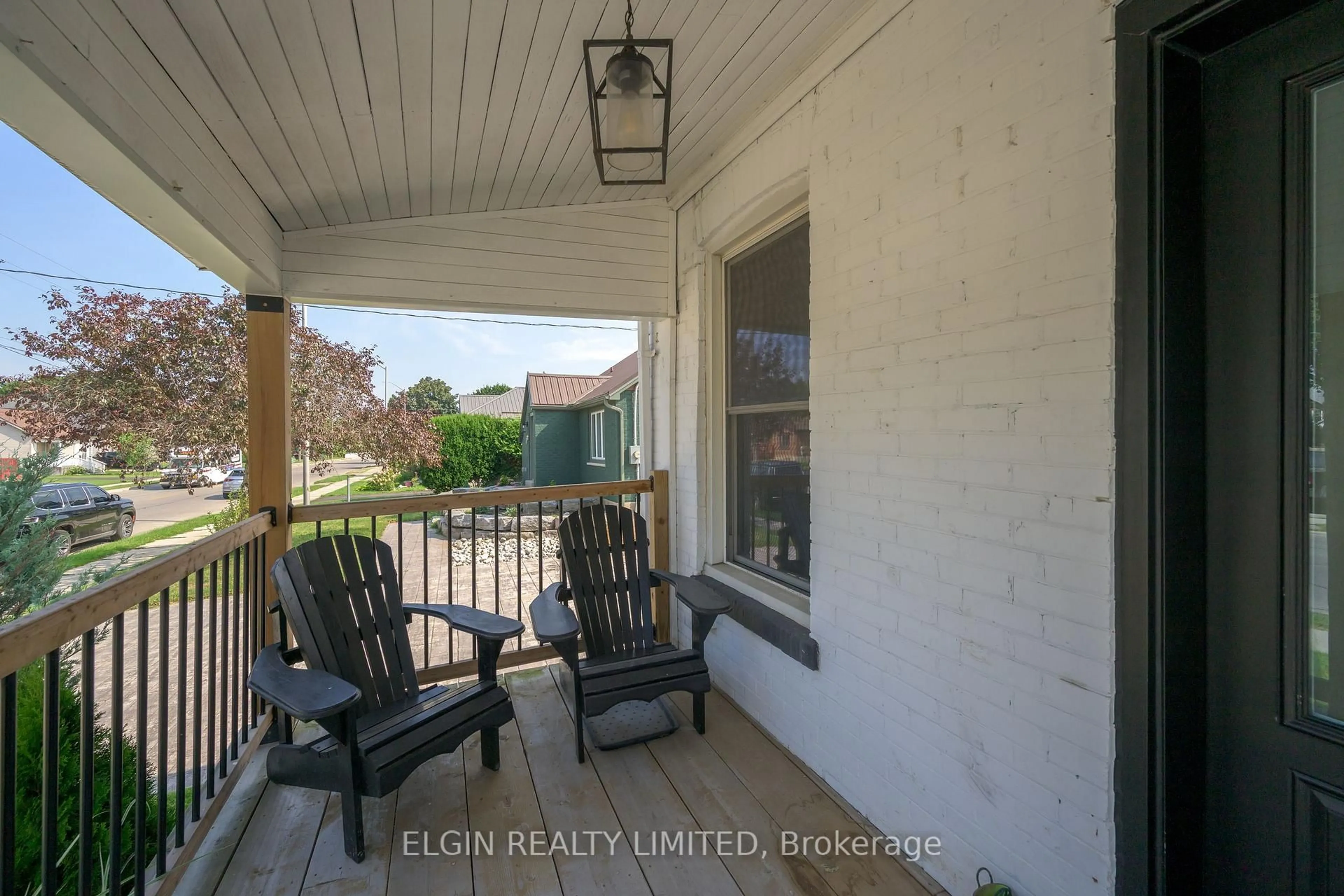 Patio, street for 133 Balaclava St, St. Thomas Ontario N5P 3C9