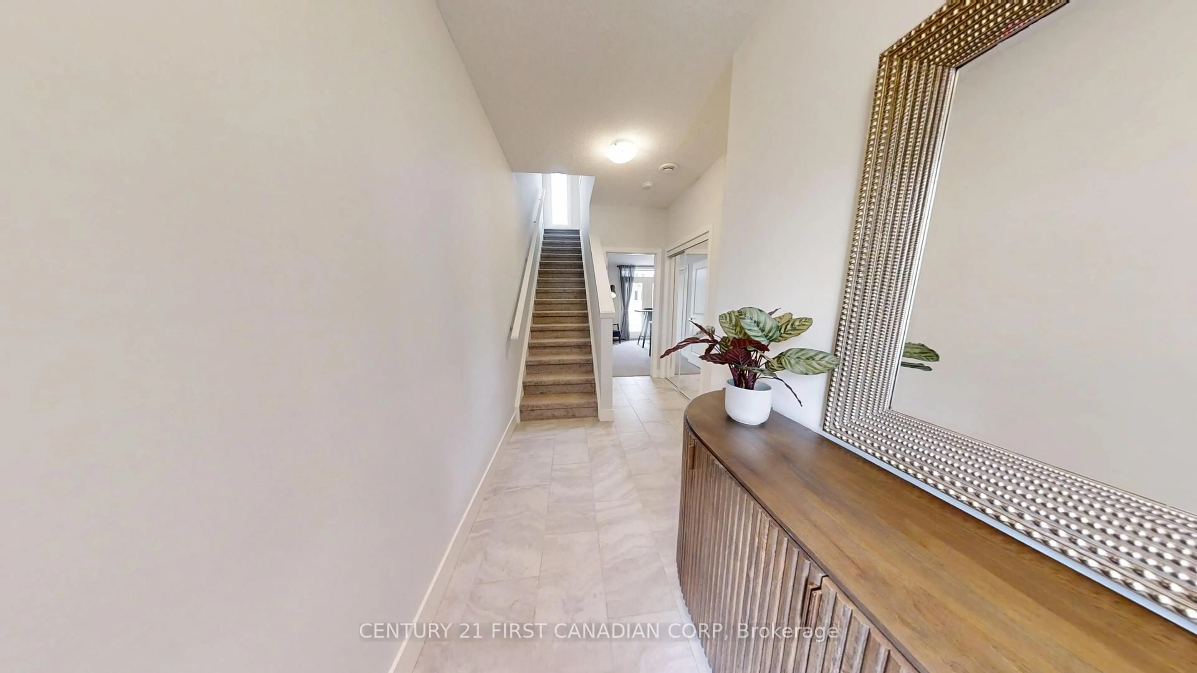 Indoor foyer for 530 Gatestone Rd #18, London South Ontario N6M 0A2