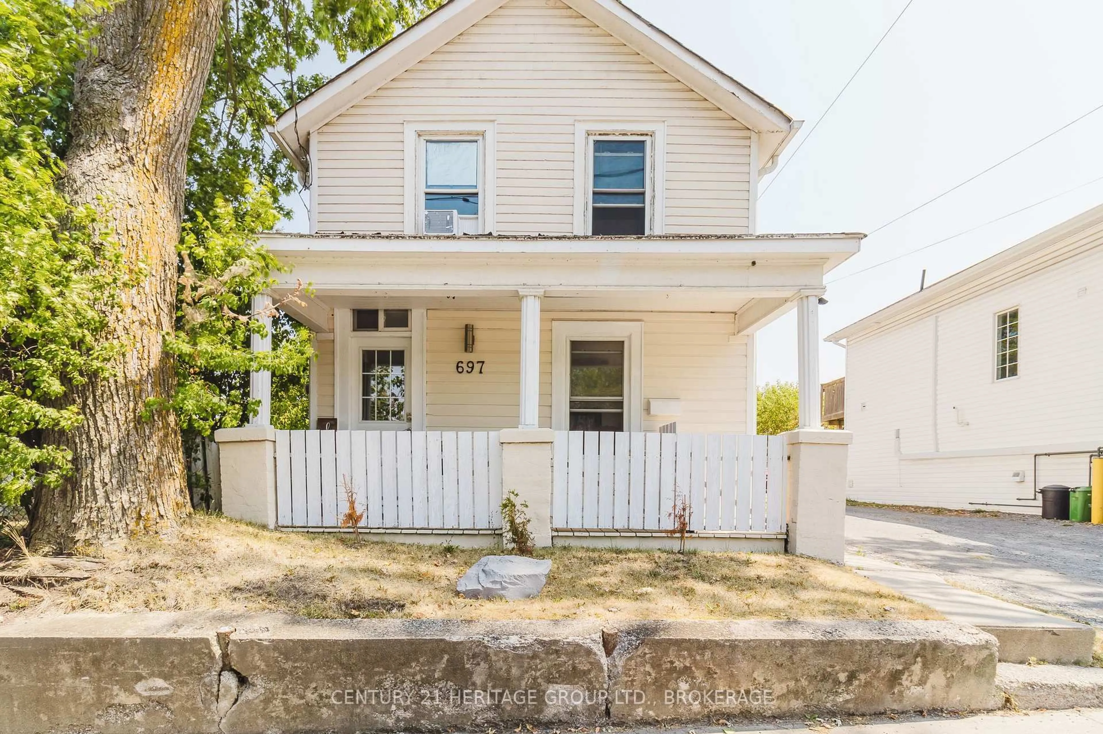 Unknown for 697 Montreal St, Kingston Ontario K7K 3J3