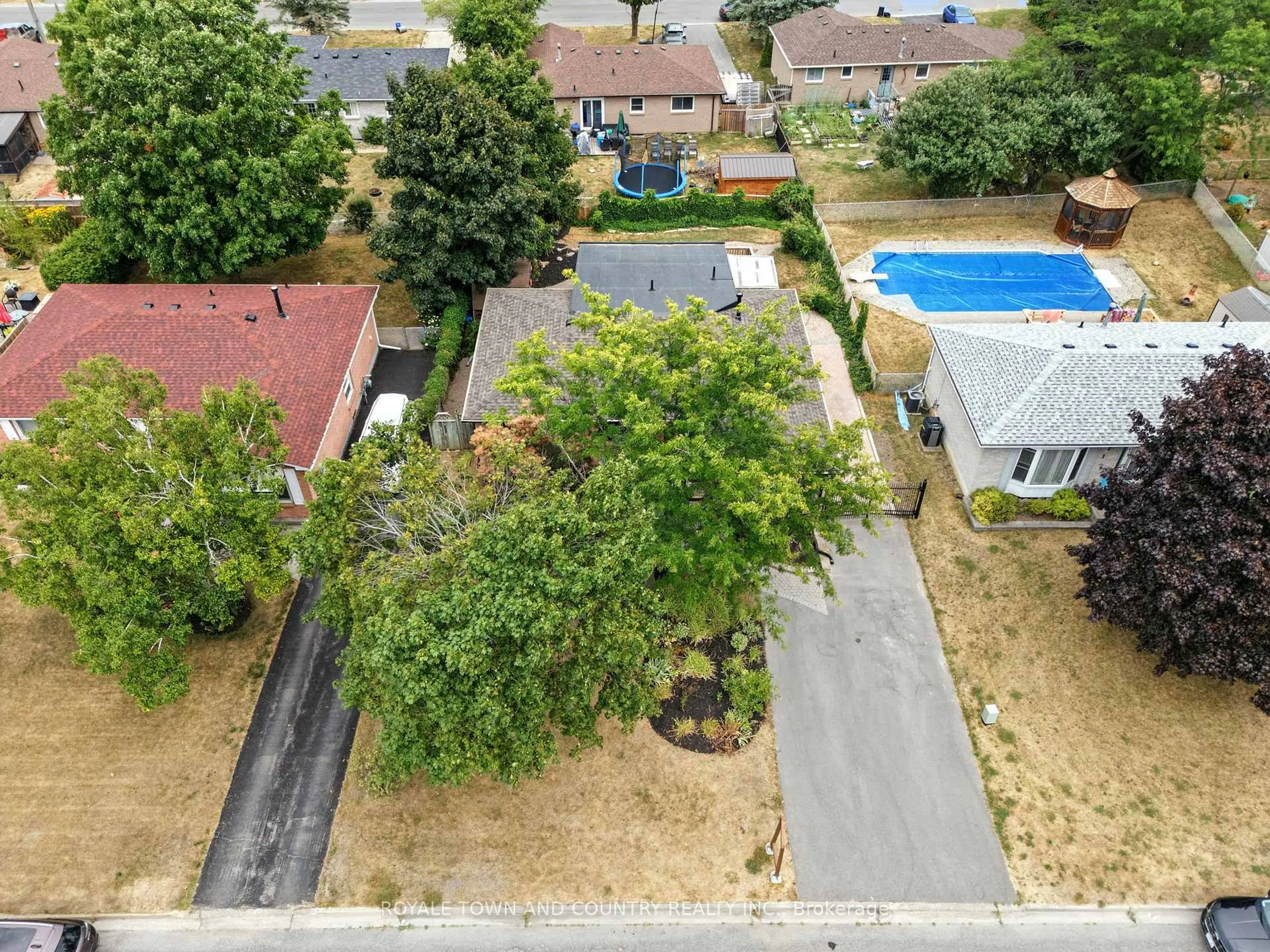 A pic from outside/outdoor area/front of a property/back of a property/a pic from drone, street for 3 Rogers Rd, Kawartha Lakes Ontario K9V 5L1