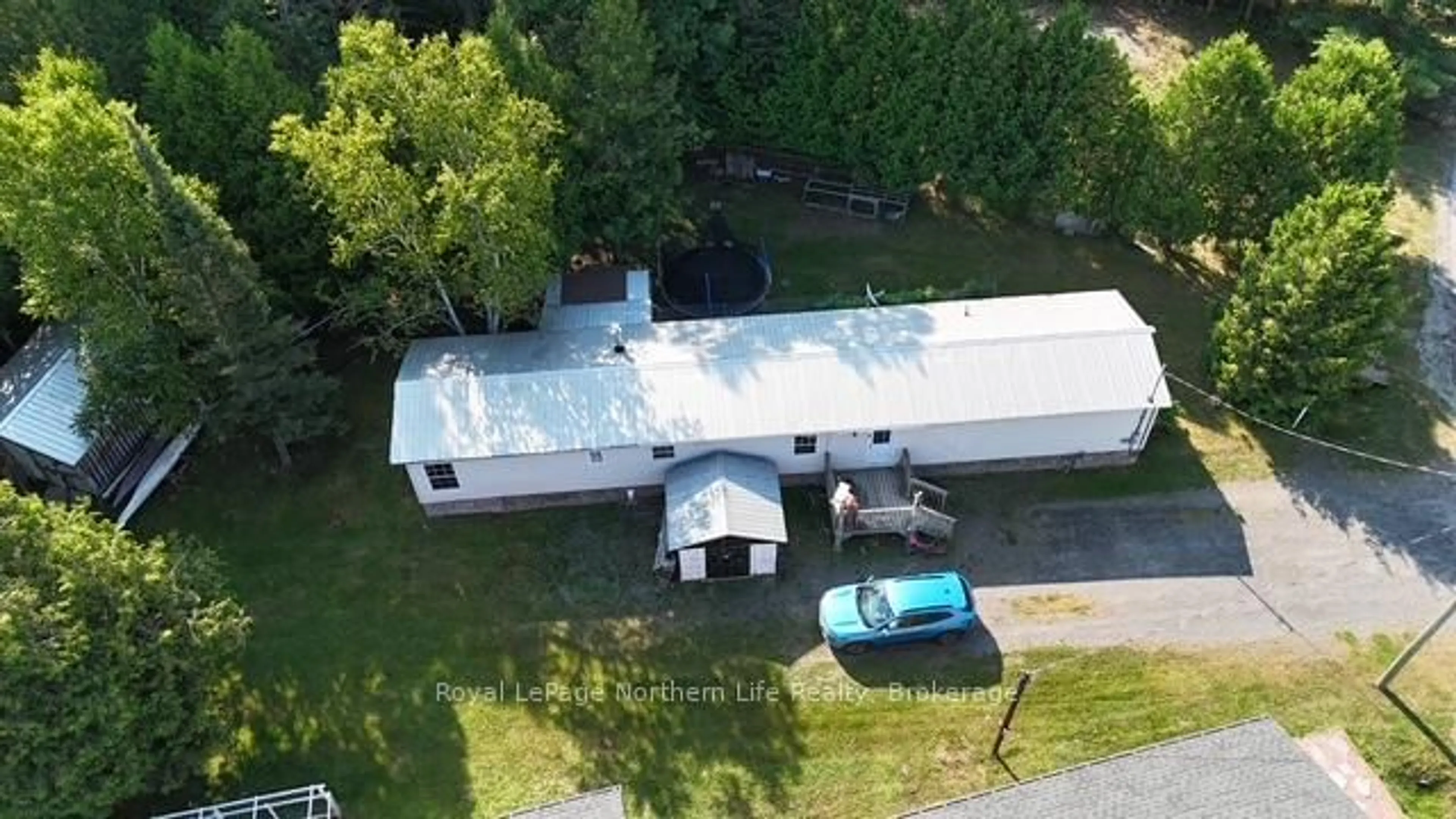 A pic from outside/outdoor area/front of a property/back of a property/a pic from drone, building for 12 Hillcrest Dr, Temagami Ontario P0H 2H0
