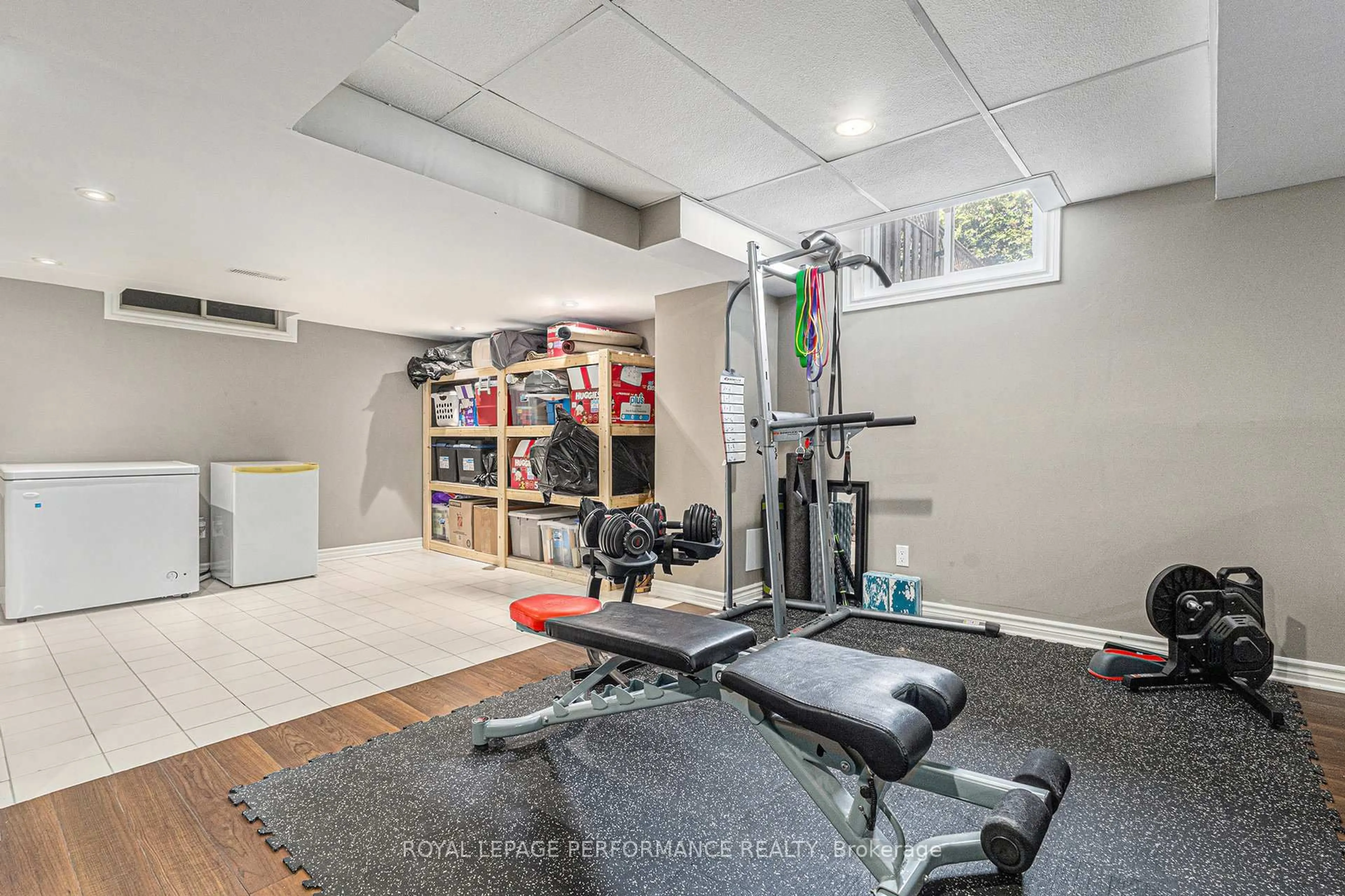 Gym or fitness room for 15 Starling Cres, Ottawa Ontario K2J 2N7