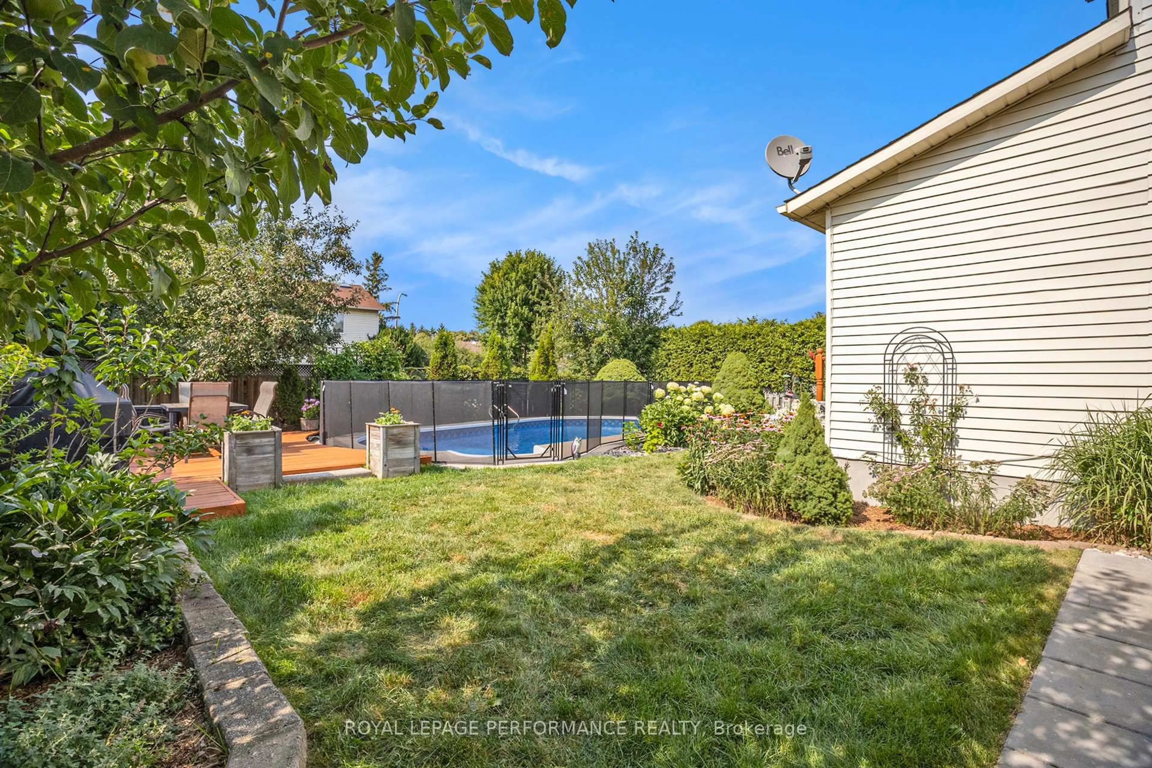 Pool for 15 Starling Cres, Ottawa Ontario K2J 2N7