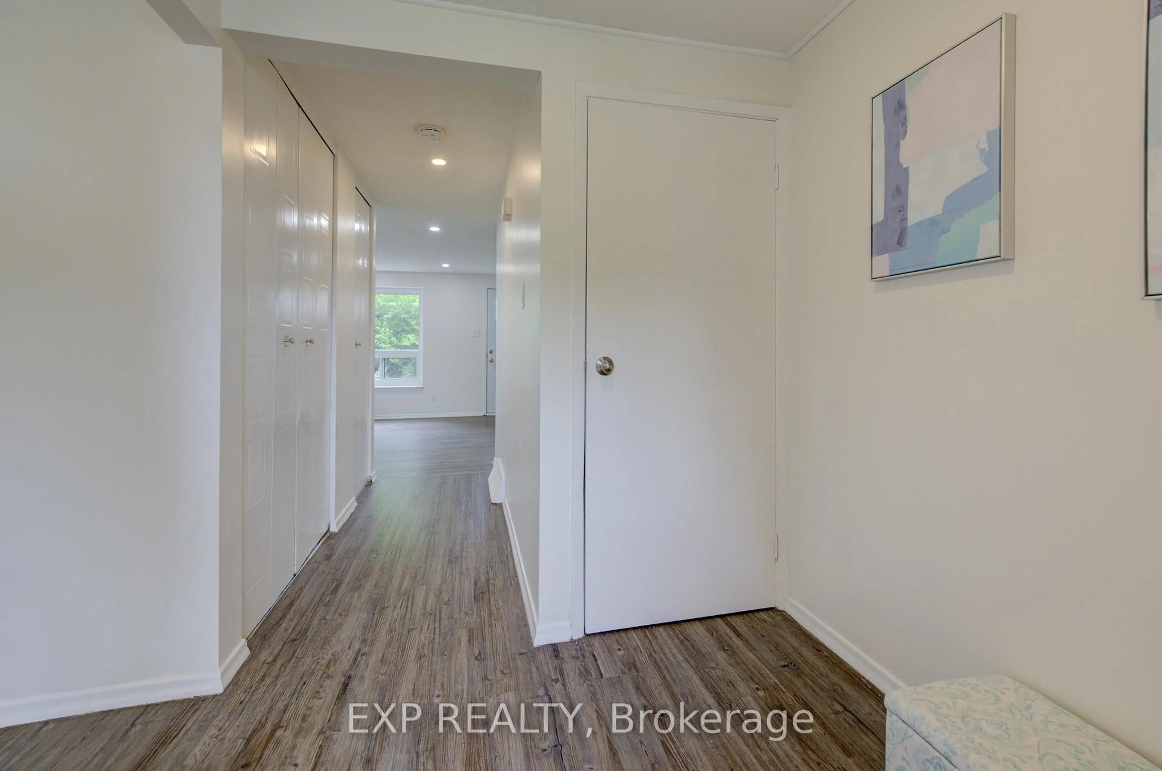 Indoor entryway for 280 Thaler Ave #9, Kitchener Ontario N2A 1R6