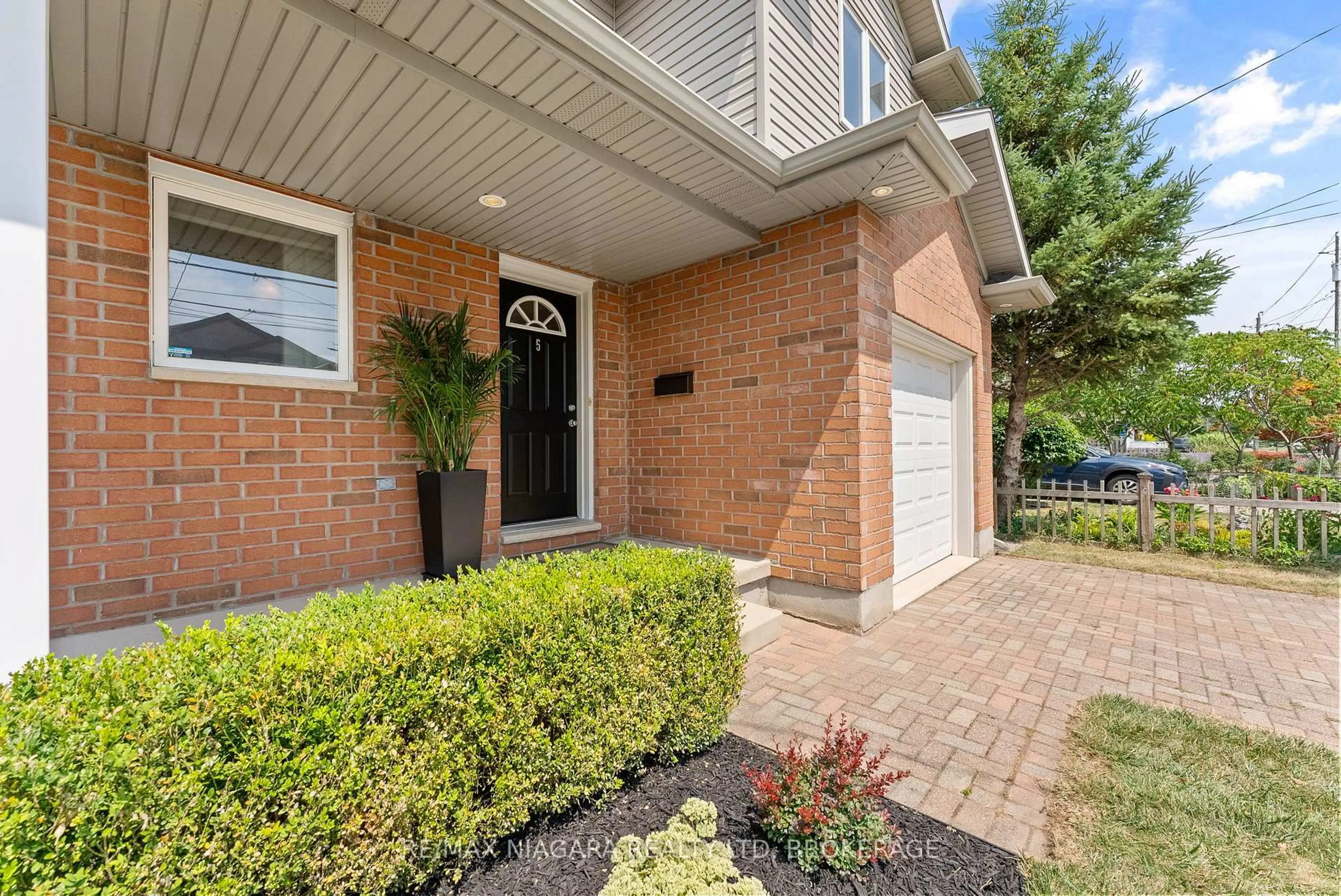 Home with brick exterior material, street for 5 Keswick St, St. Catharines Ontario L2P 1L8