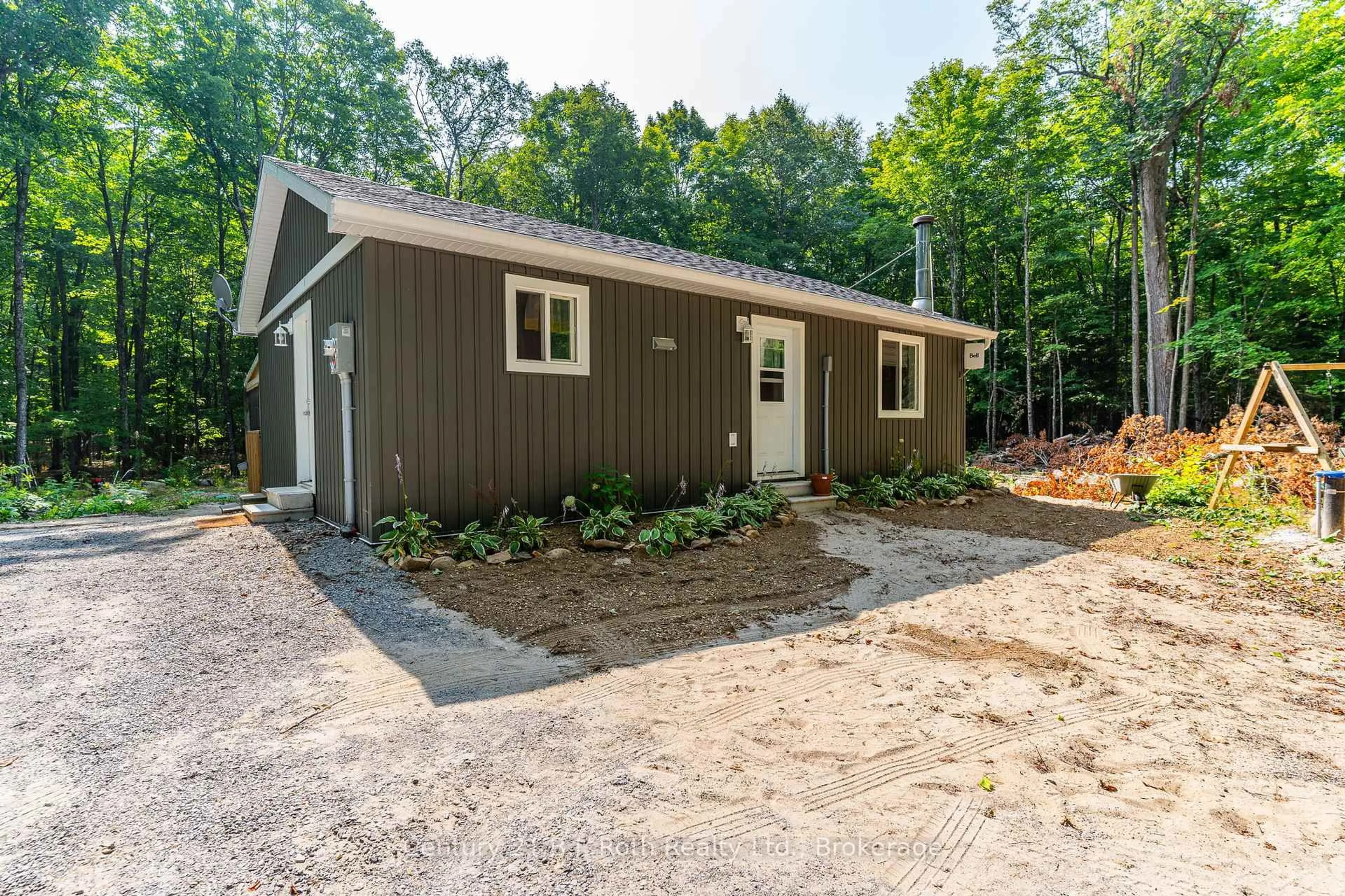 Home with vinyl exterior material, unknown for 12664 Haliburton County Road 503, Highlands East Ontario K0L 2Y0