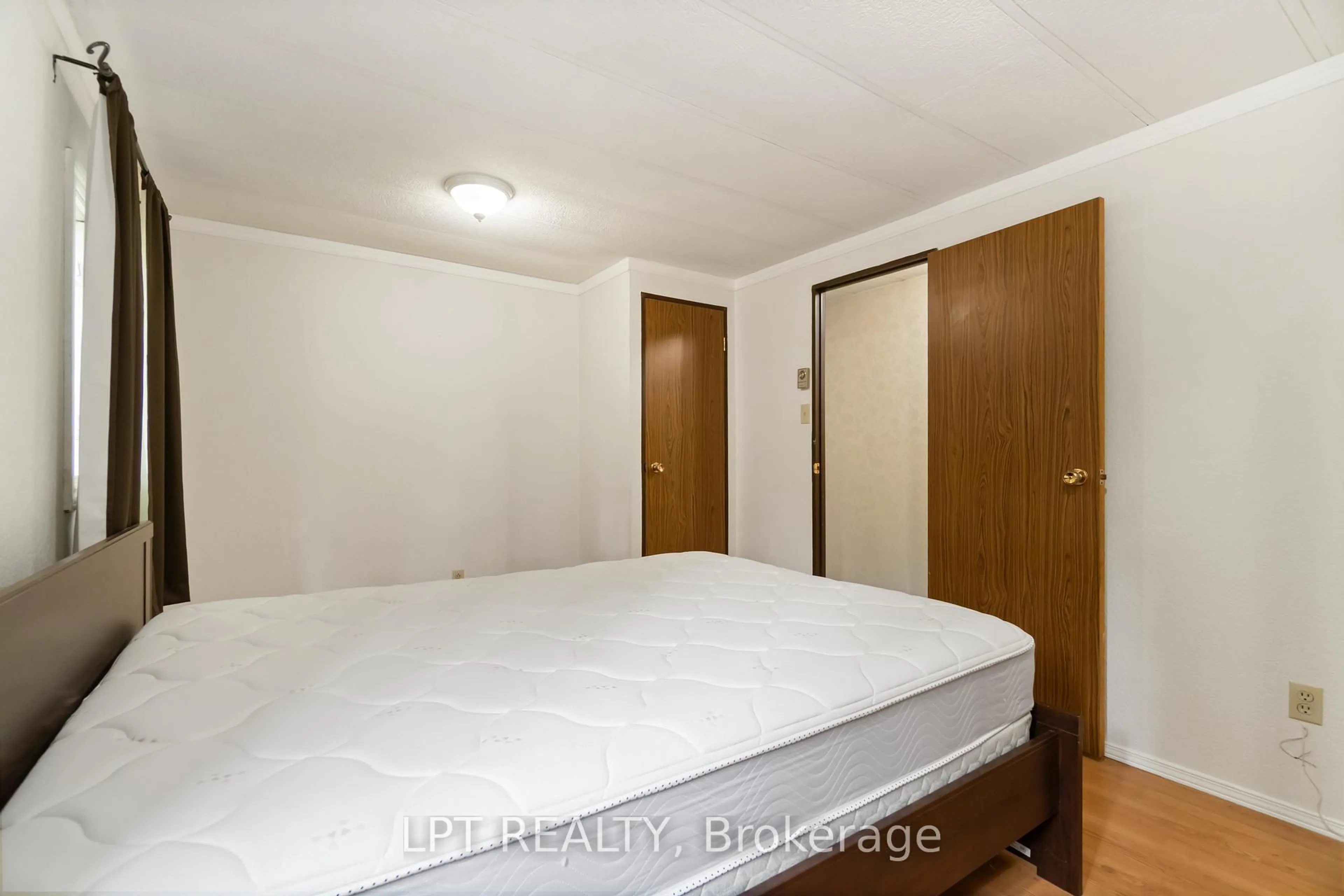 A pic of a room for 26 Salmon Sdrd #105, Rideau Lakes Ontario K7A 4S5