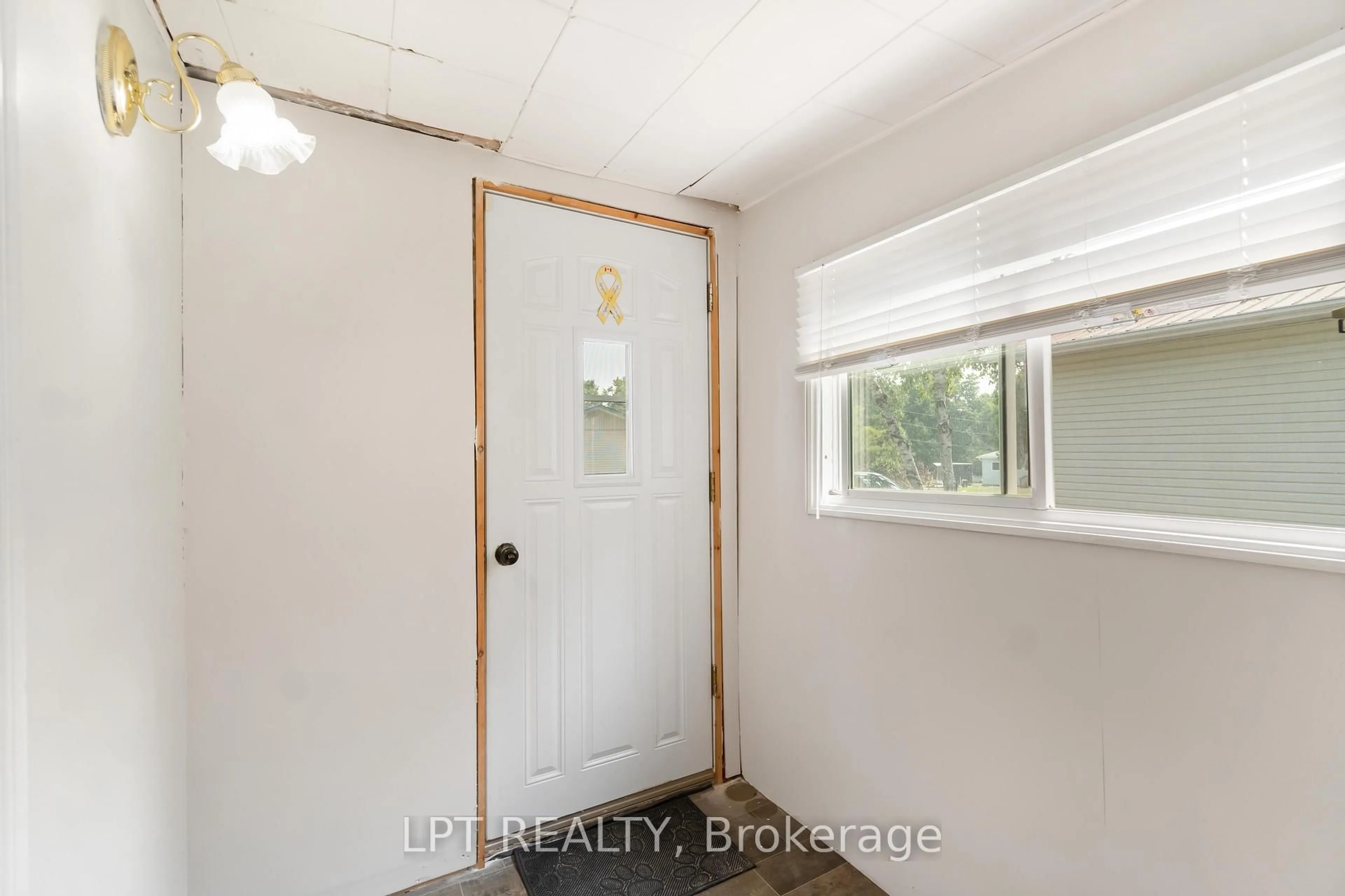 A pic of a room for 26 Salmon Sdrd #105, Rideau Lakes Ontario K7A 4S5