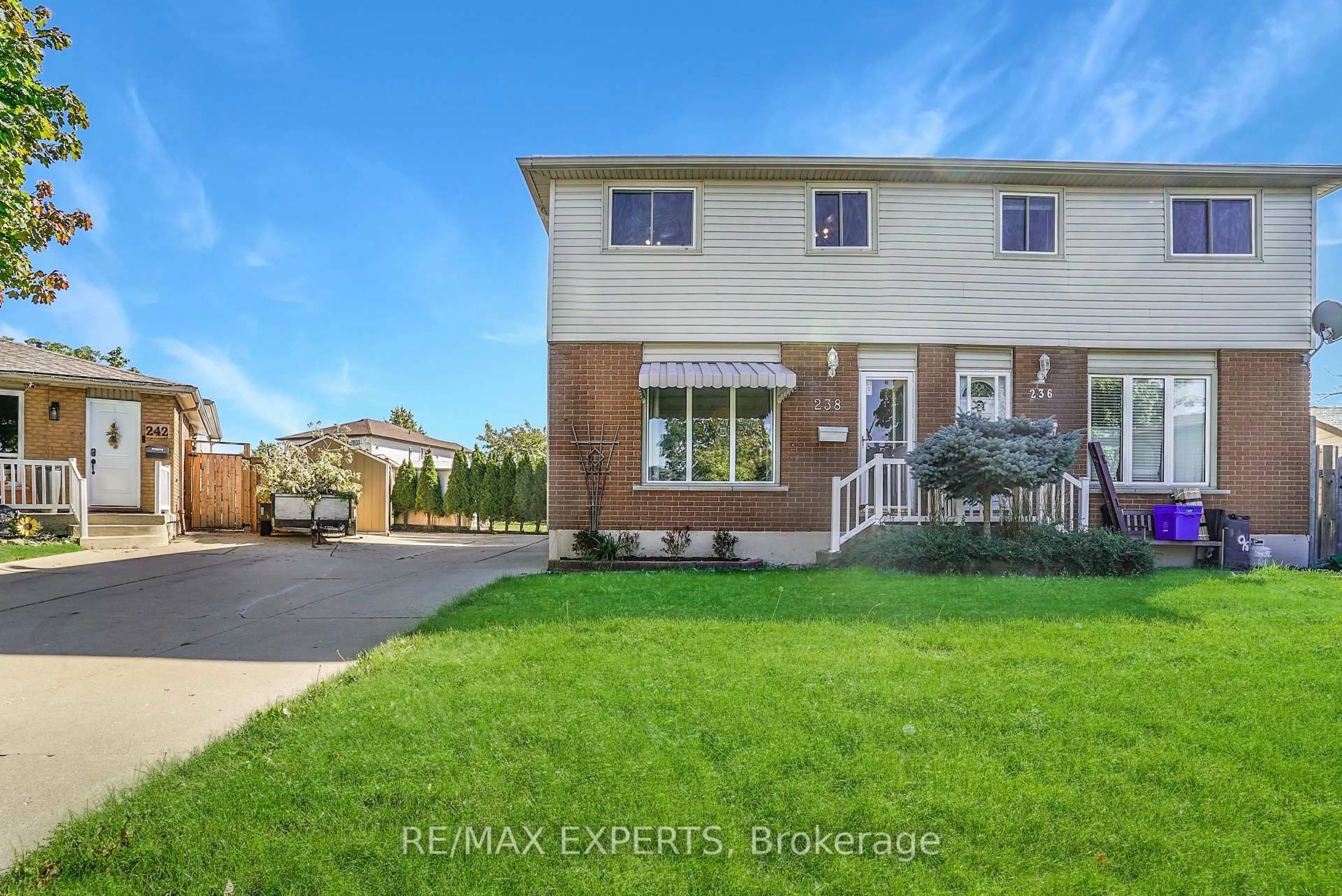 Home with brick exterior material, street for 238 Lawnhurst Crt, Hamilton Ontario L8V 4R4
