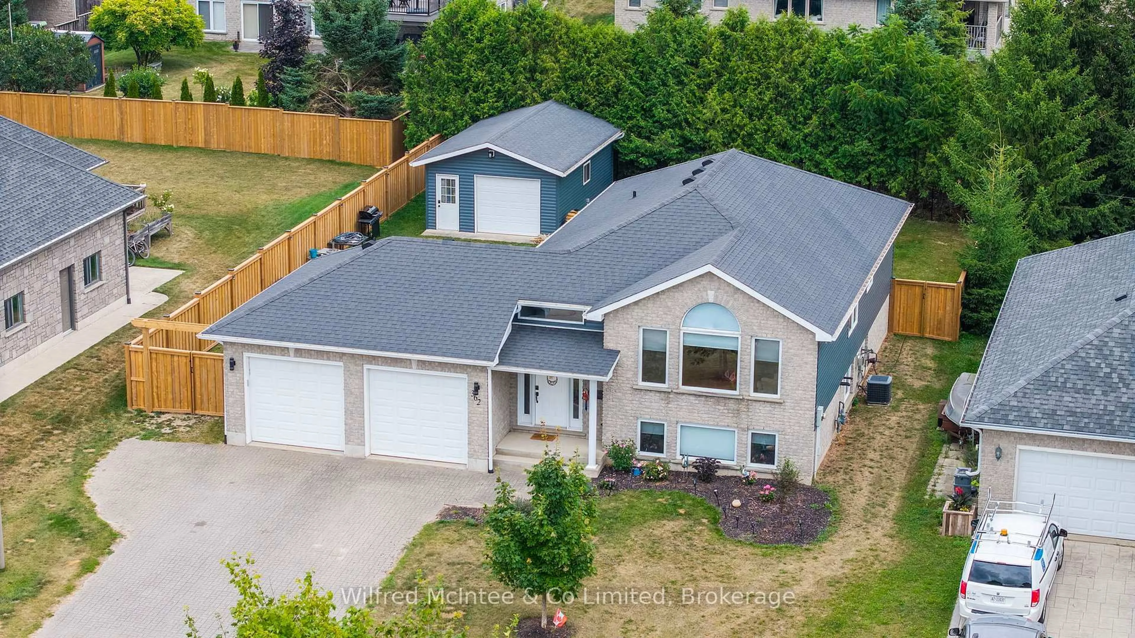A pic from outside/outdoor area/front of a property/back of a property/a pic from drone, street for 362 Westwood Dr, Brockton Ontario N0G 2V0