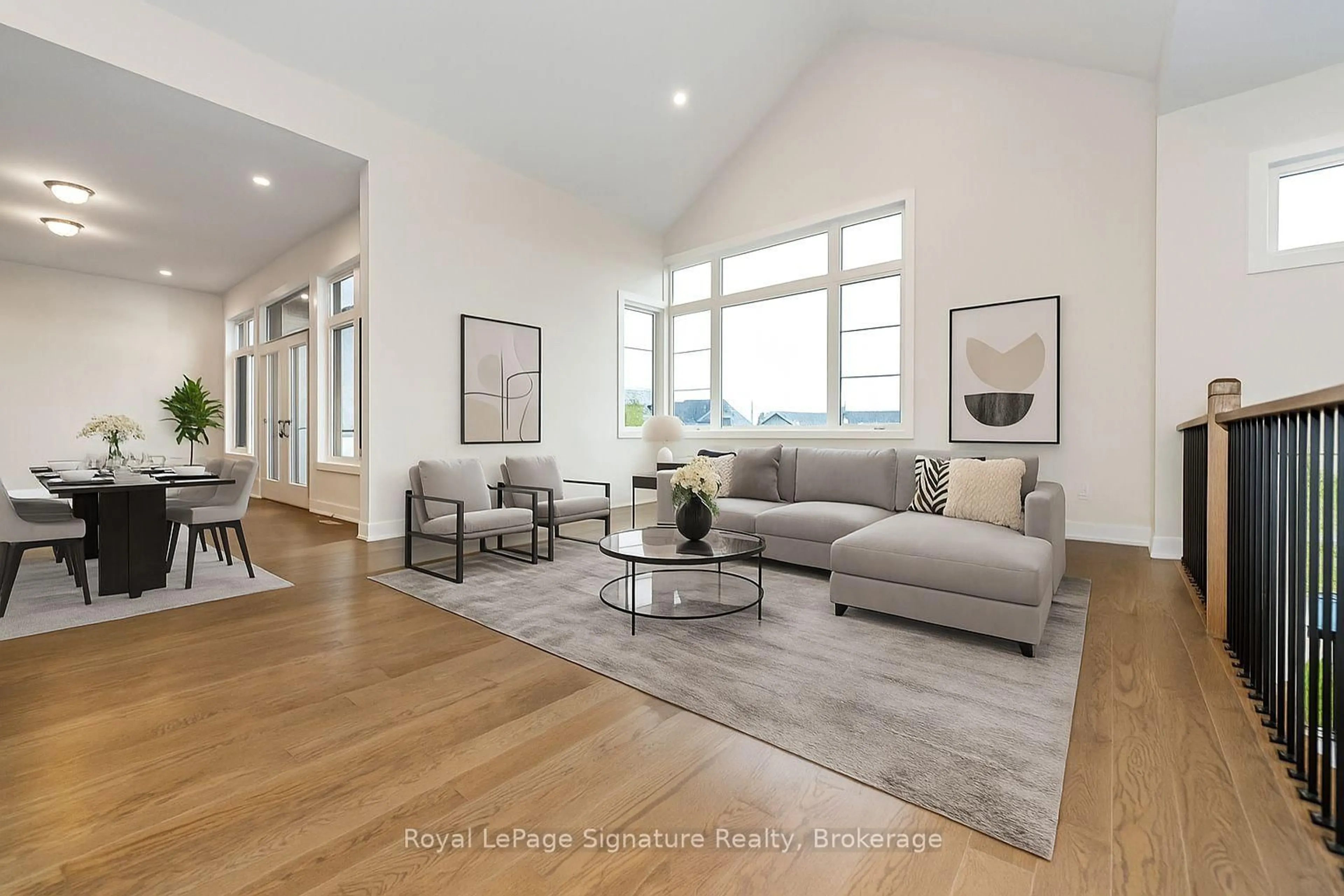 Living room with furniture, unknown for 124 Dorothy Dr, Blue Mountains Ontario N0H 1J0
