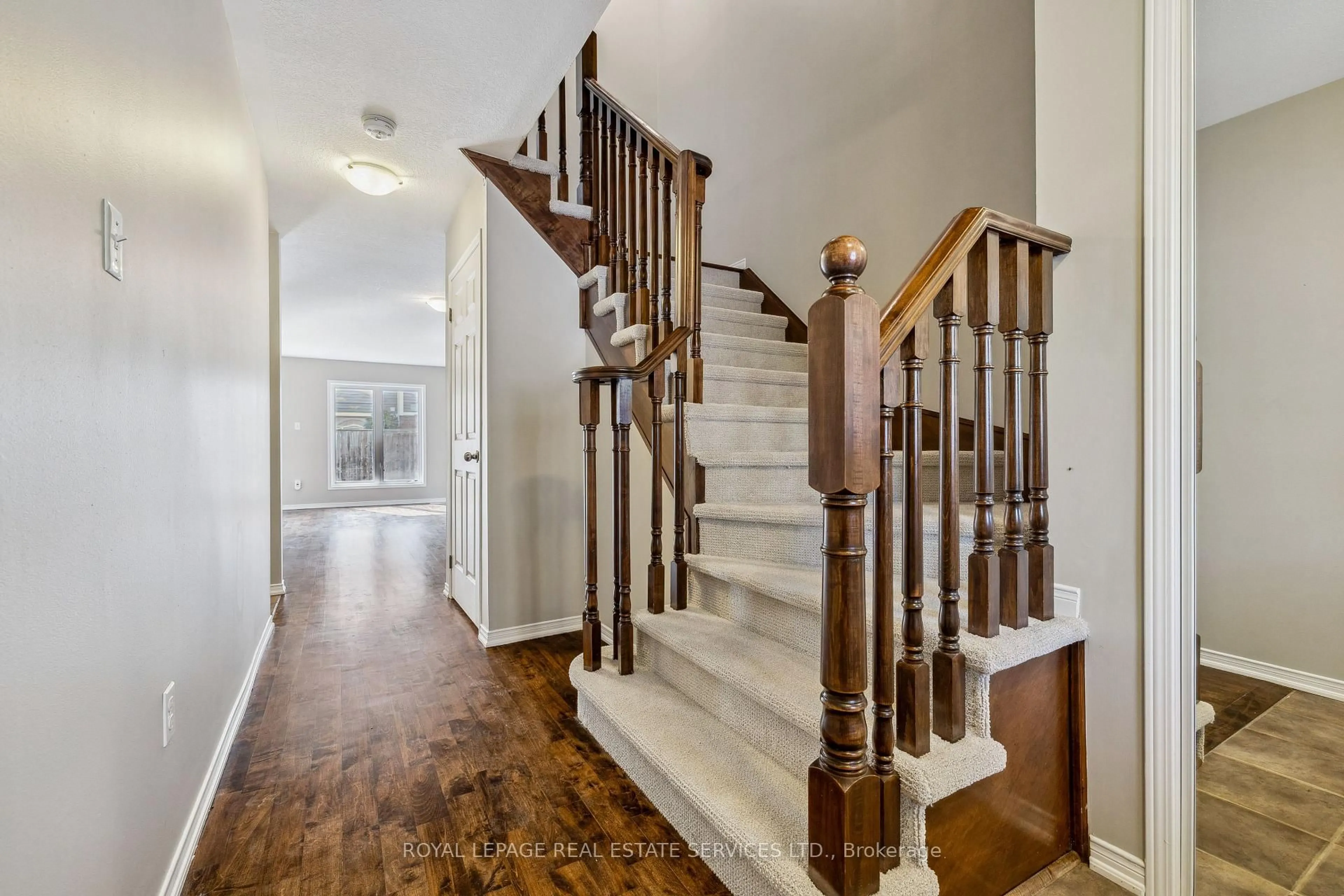 Stairs for 8 Bradley Ave #23, Hamilton Ontario L0R 1C0