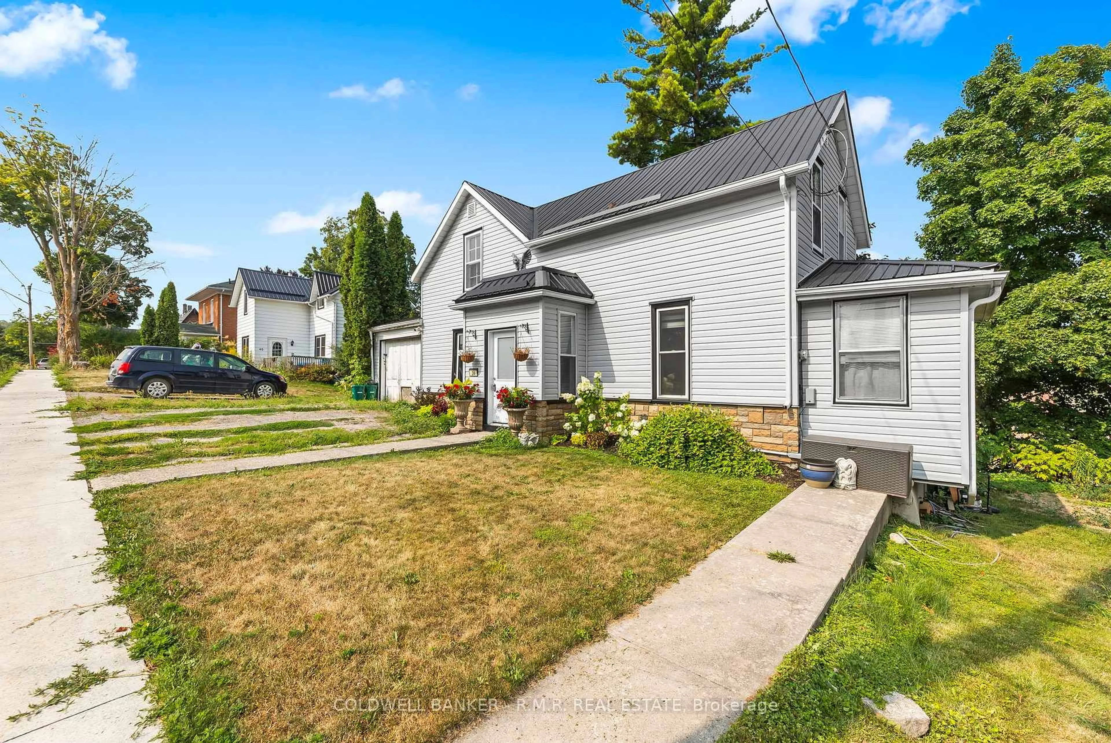 A pic from outside/outdoor area/front of a property/back of a property/a pic from drone, street for 34 Ranney St, Trent Hills Ontario K0L 1L0
